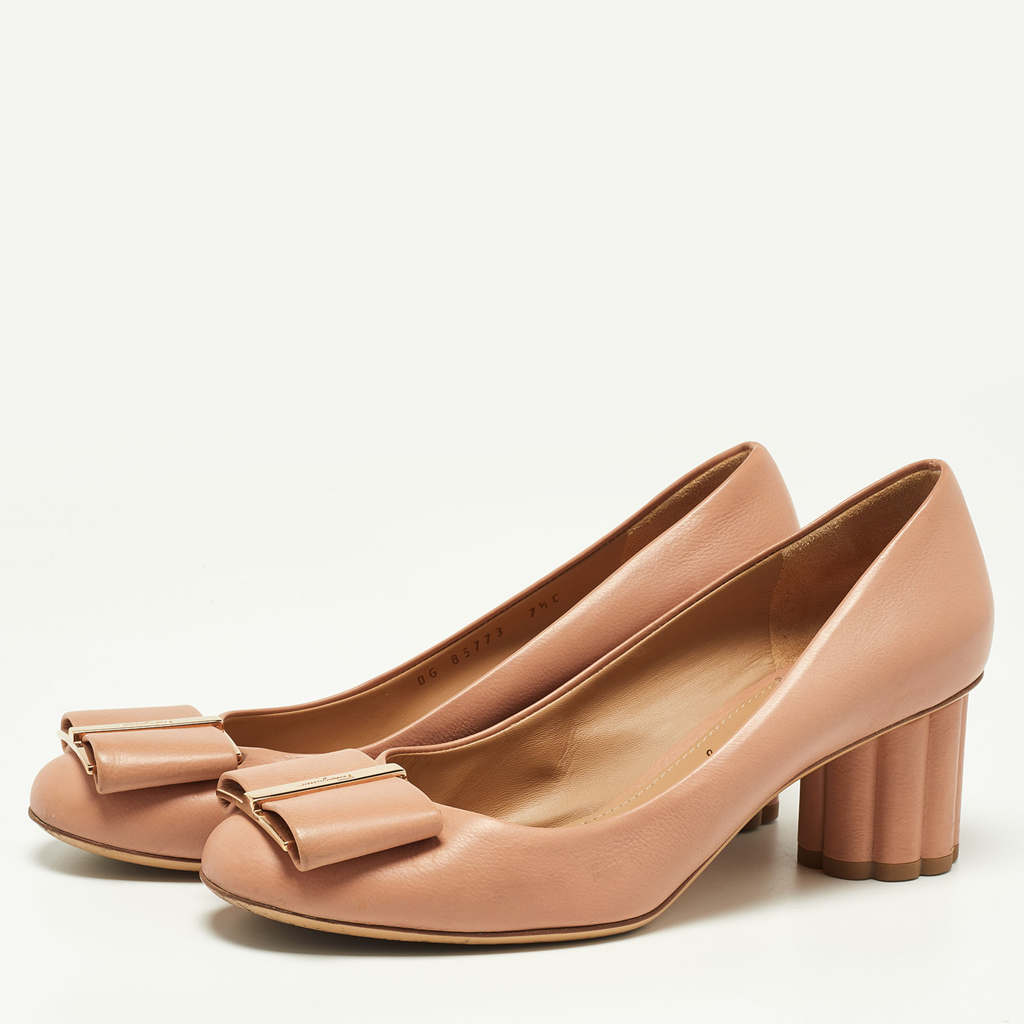 

Salvatore Ferragamo Dusty Pink Leather Capua Block Heel Pumps Size