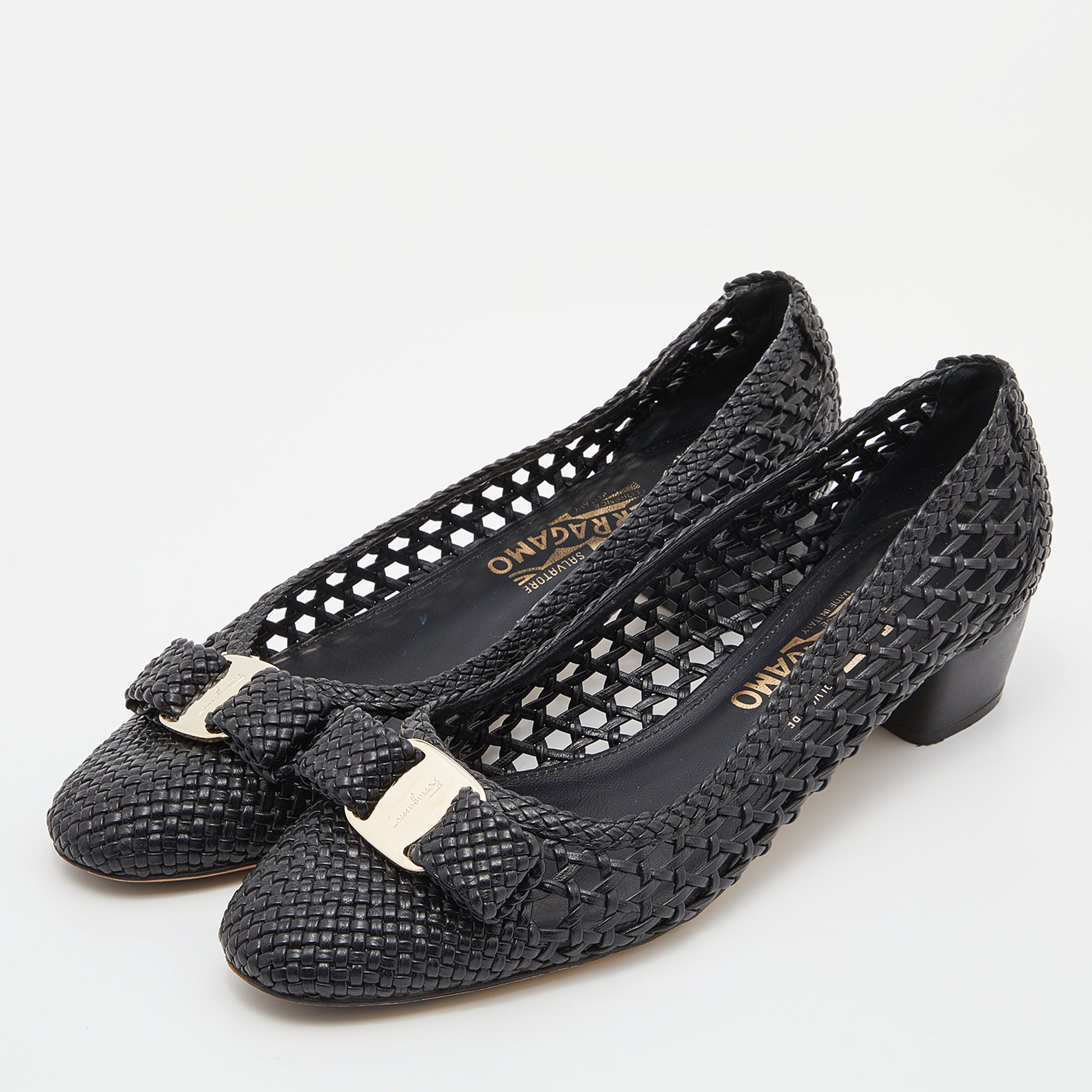 

Salvatore Ferragamo Woven Black Leather Vara Bow Pumps Size