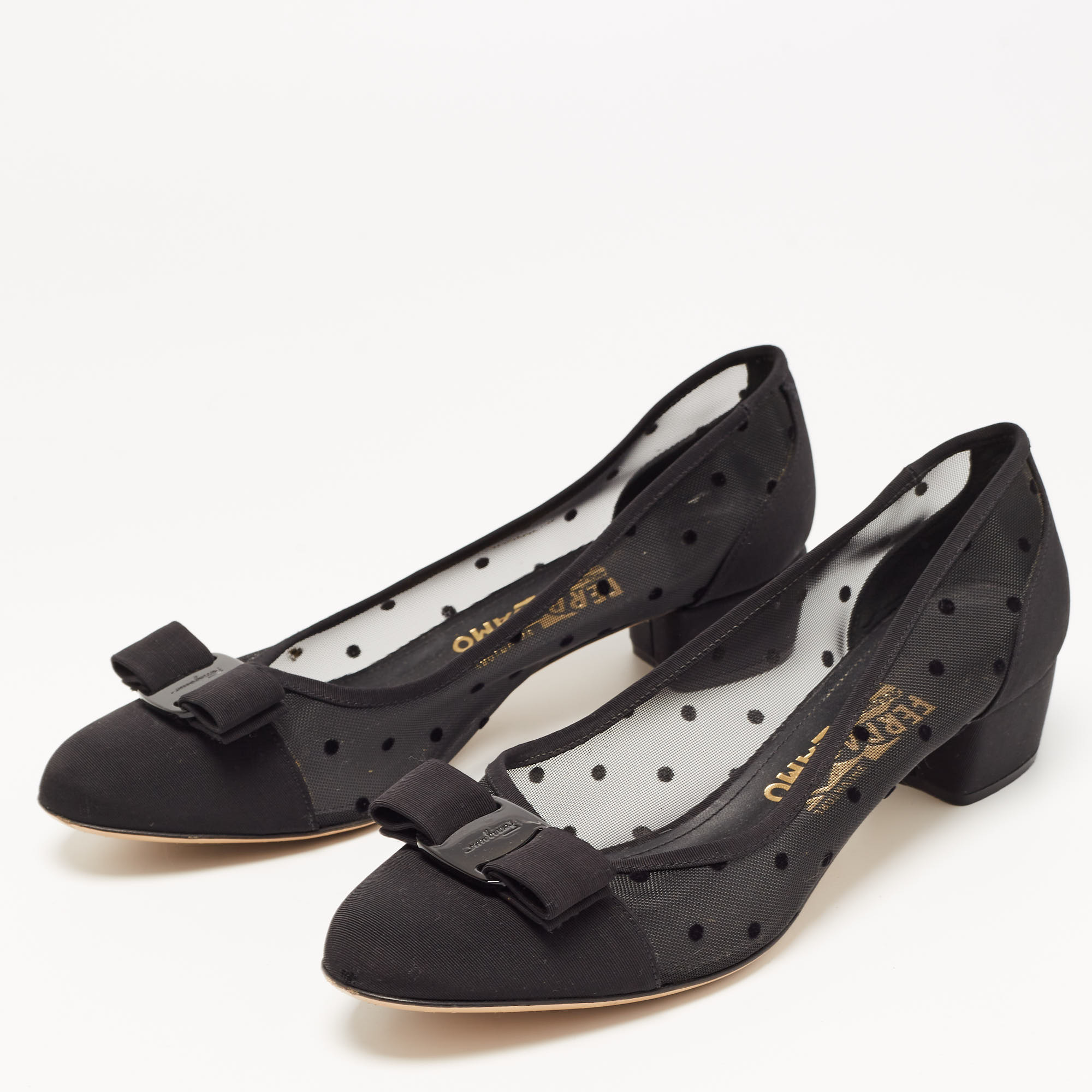 

Salvatore Ferragamo Black Mesh and Fabric Vara Bow Pumps Size