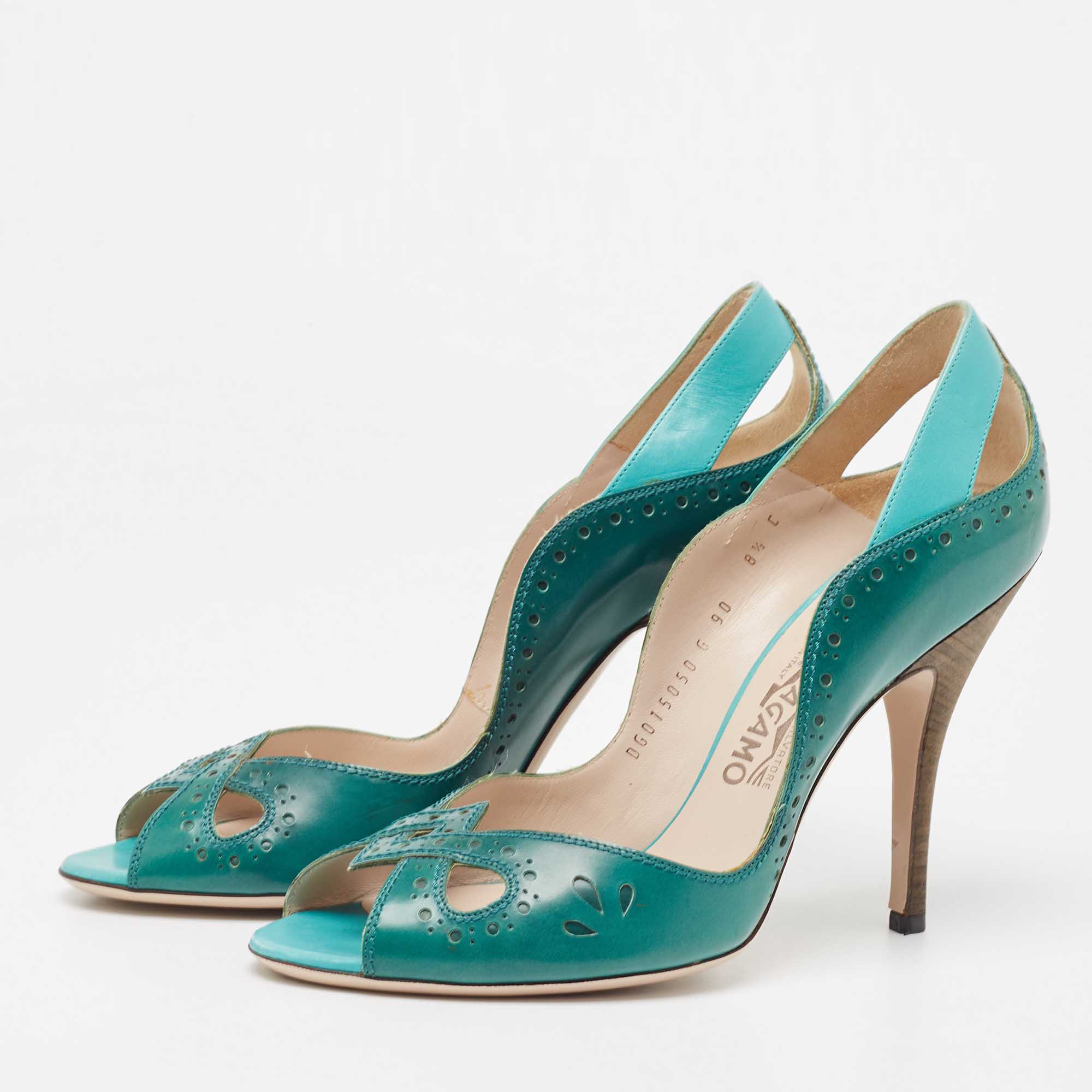 

Salvatore Ferragamo Green Leather Pumps Size