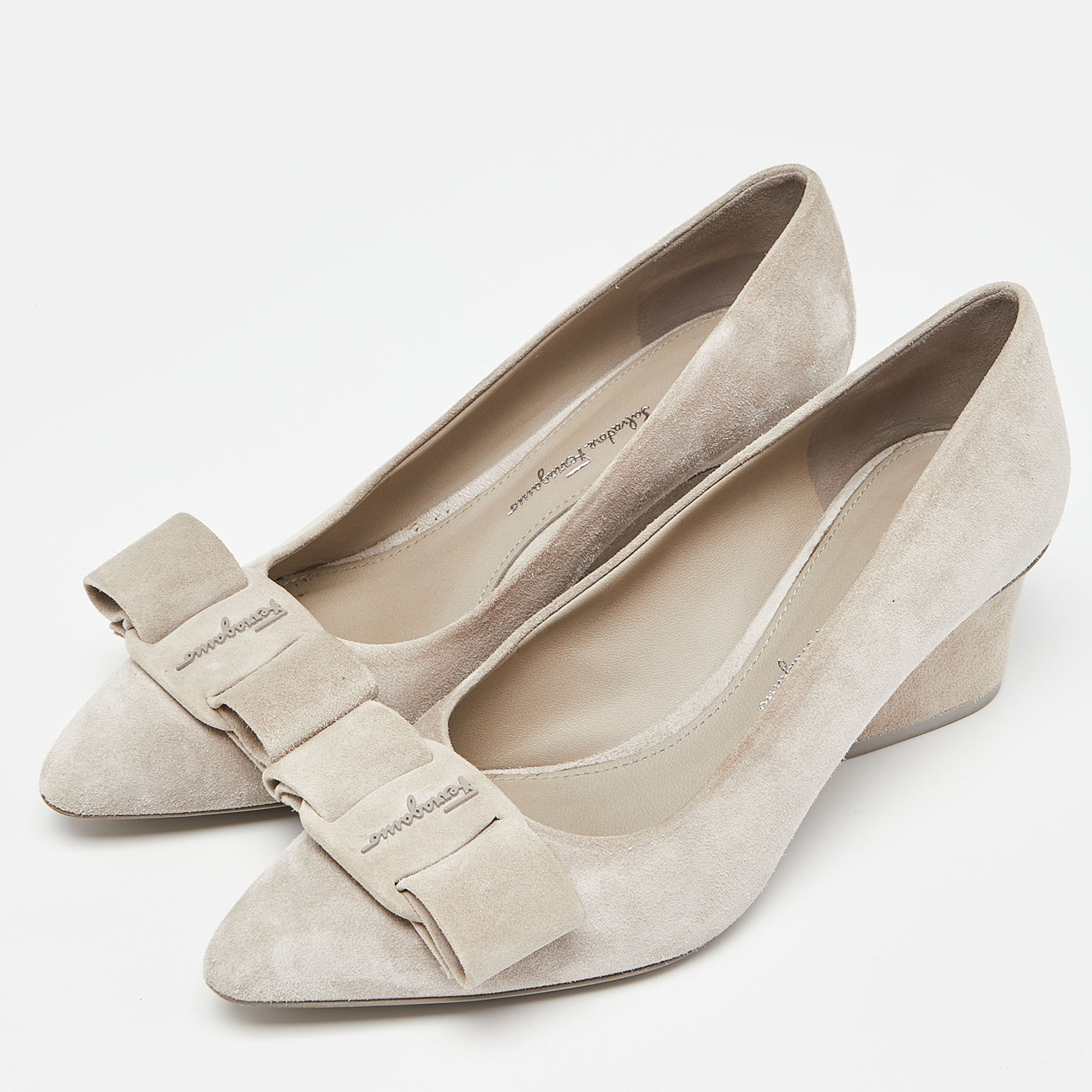 

Salvatore Ferragamo Grey Suede Viva Pumps Size