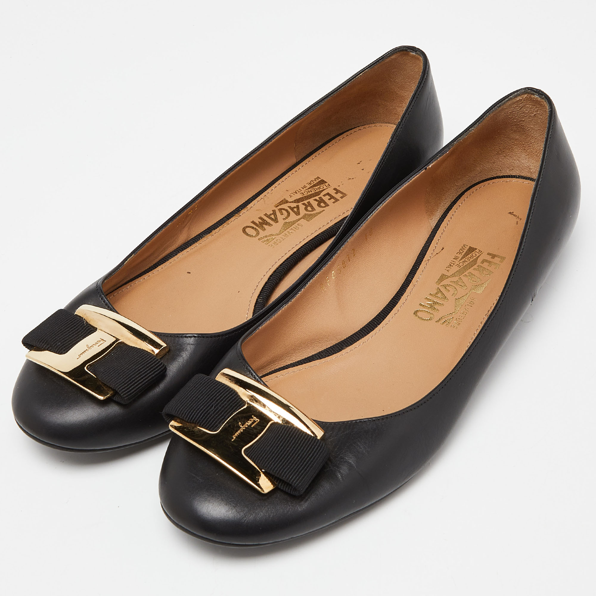 

Salvatore Ferragamo Black Leather Ninna Ballet Flats Size