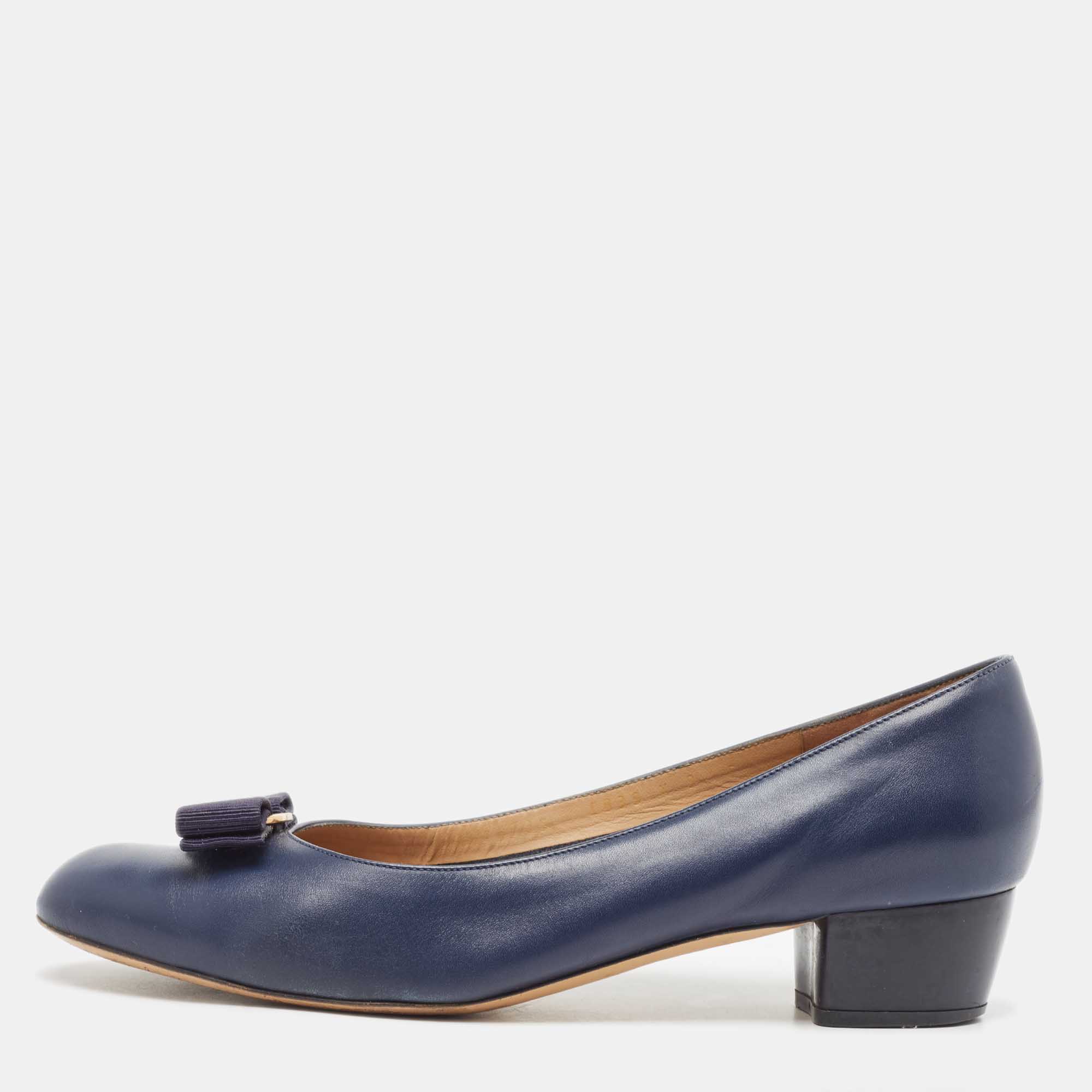 

Salvatore Ferragamo Navy Blue Leather Vara Bow Pumps Size 39.5