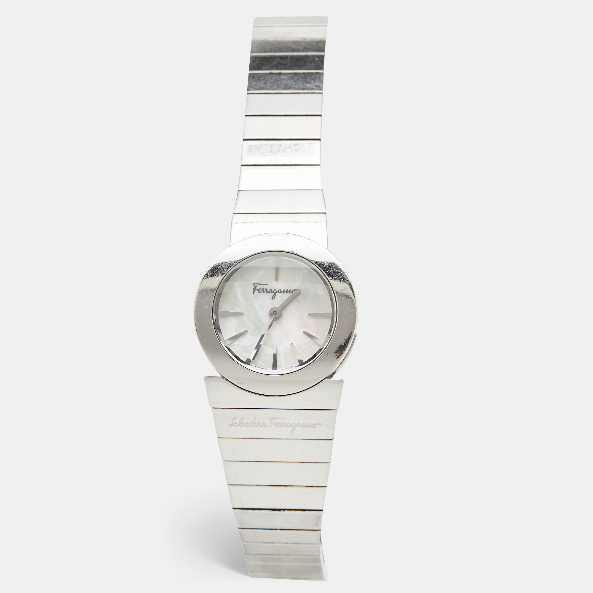 Pre-owned Ferragamo Mother Of Pearl Stainless Steel F70 Women's Wristwatch 24 Mm In Silver