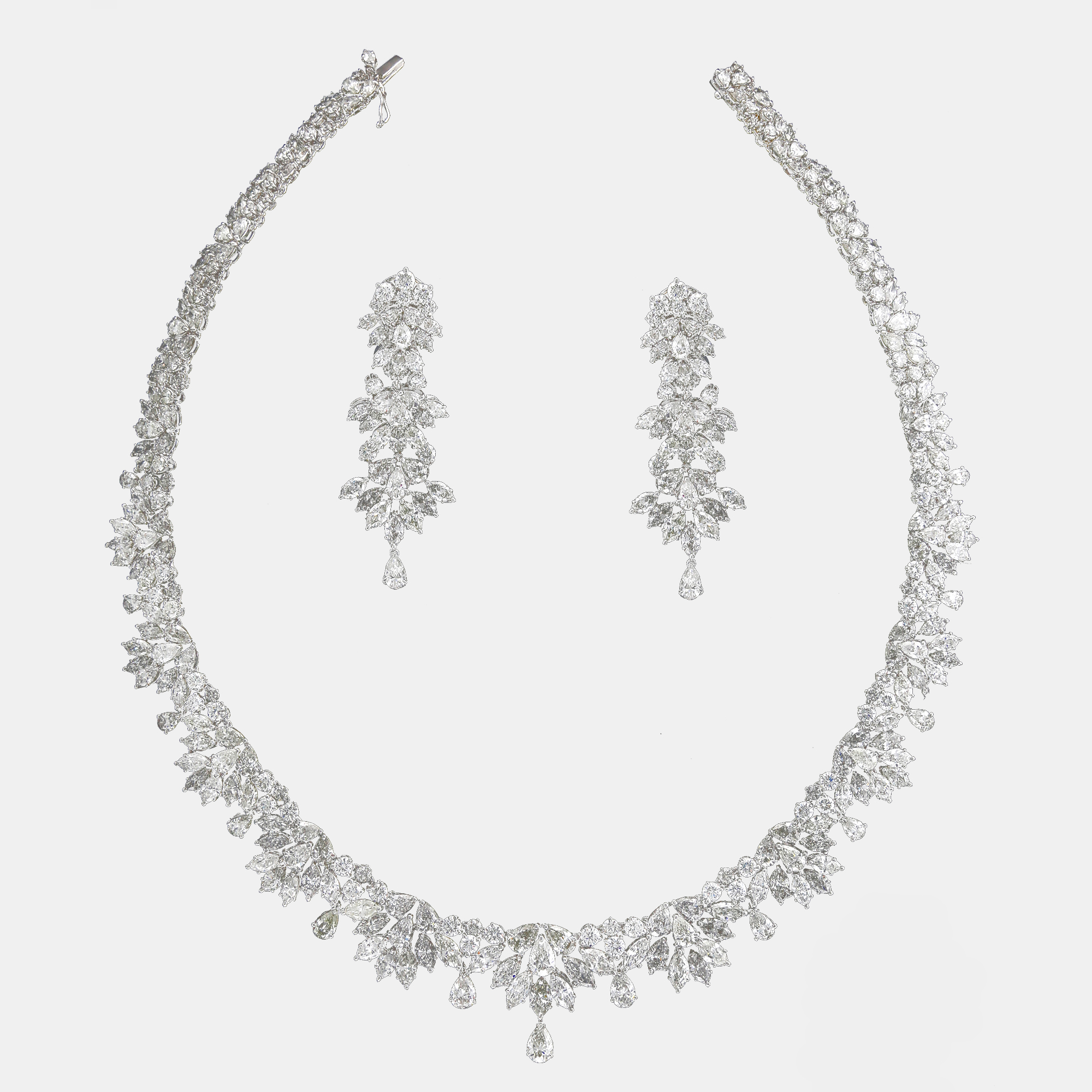 

SAMA 18K White Gold Necklace