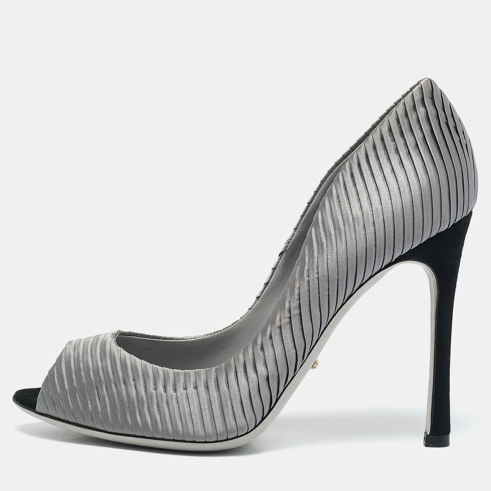 

Sergio Rossi Grey Pleated Satin Peep Toe Pumps Size