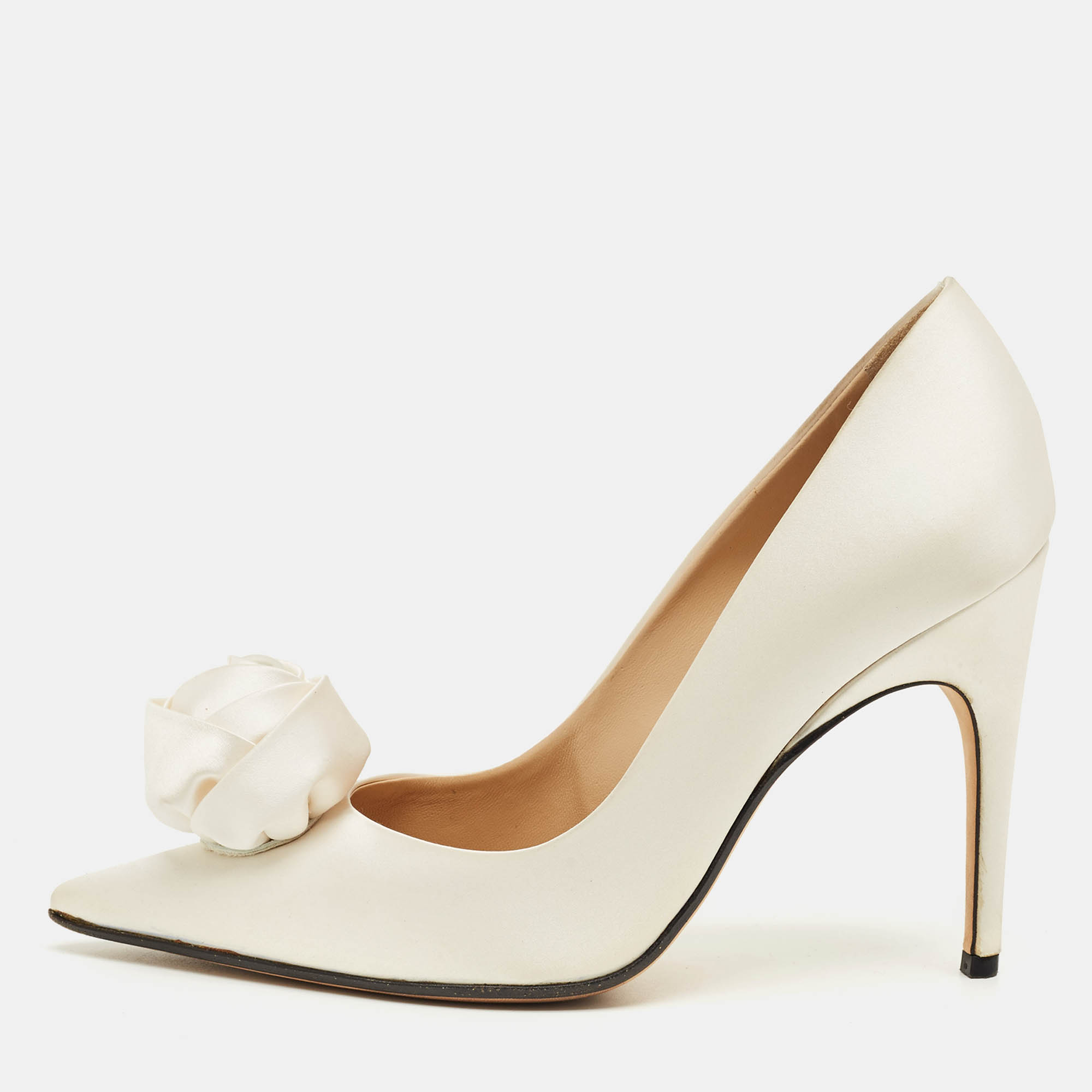 Pre-owned Sergio Rossi Cream Satin Rose Pearl Applique Pumps Size 36 In White