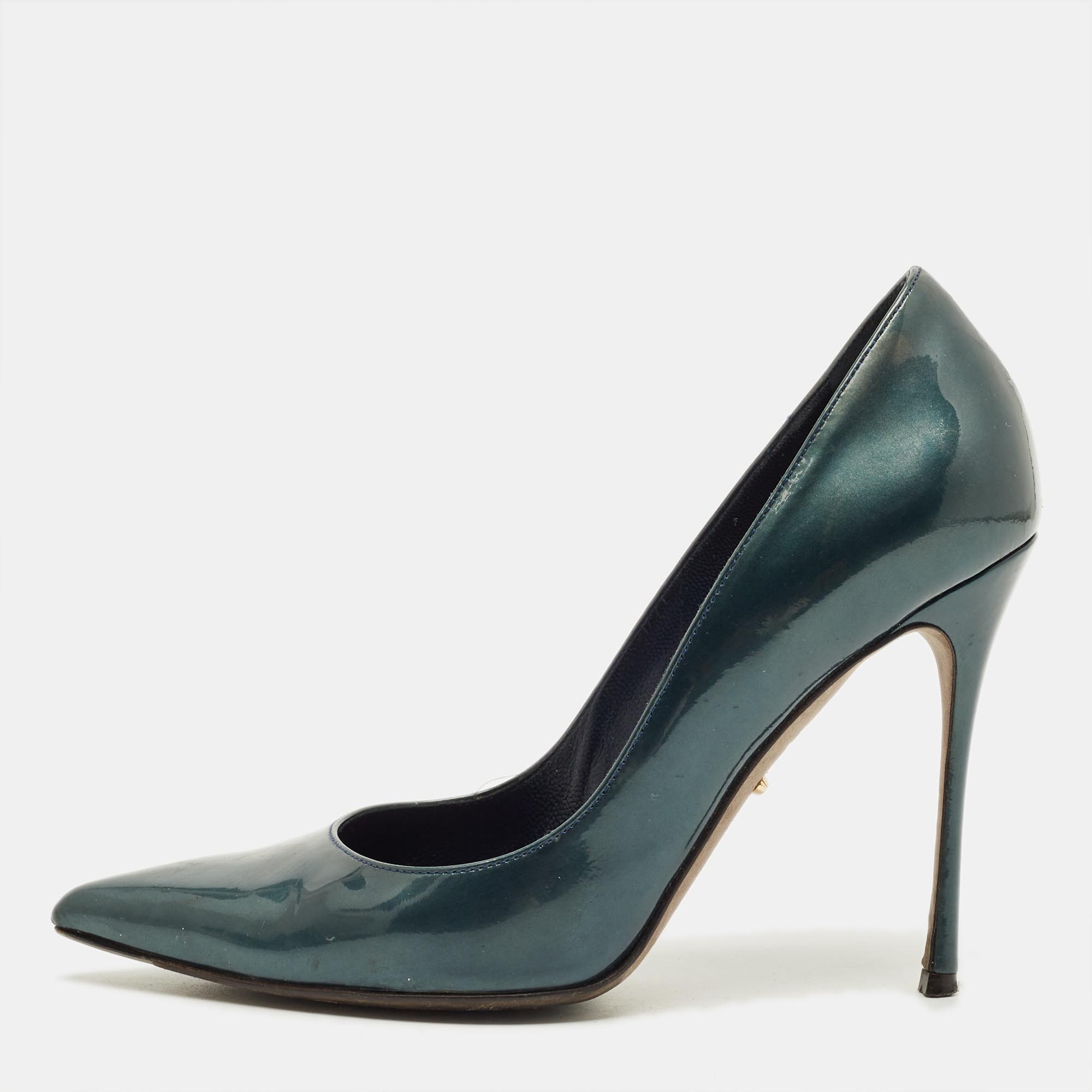 Click to view more detailed imagery on our partner's website Pre-owned Sergio Rossi Godiva Size 37 Metallic Green Patent Leather Pointed Toe Pumps In Silver