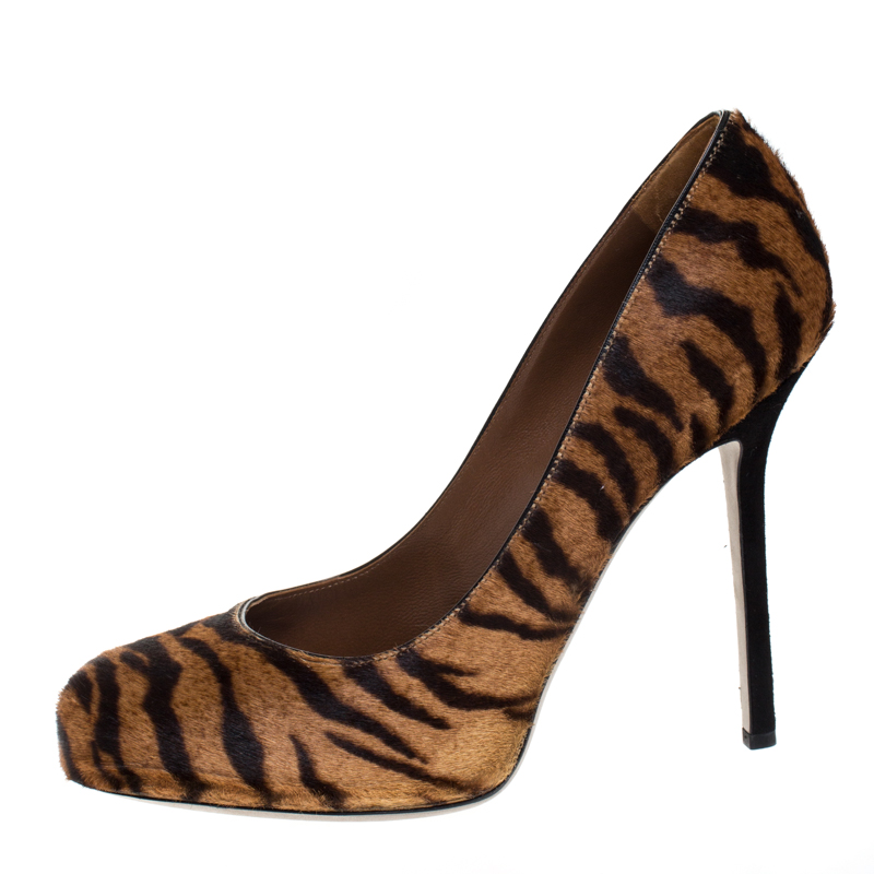 

Sergio Rossi Brown Tiger Stripes Print Pony Hair Pumps Size