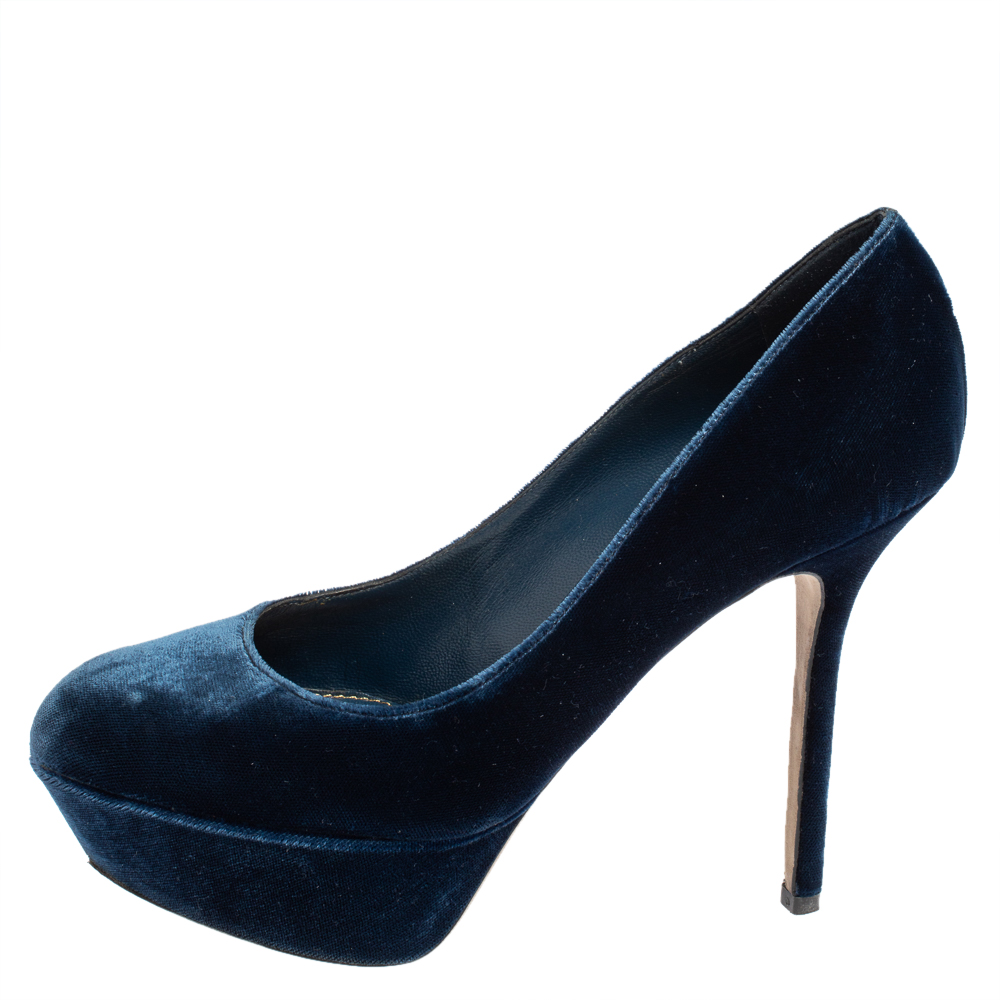 

Sergio Rossi Blue Velvet Platform Pumps Size