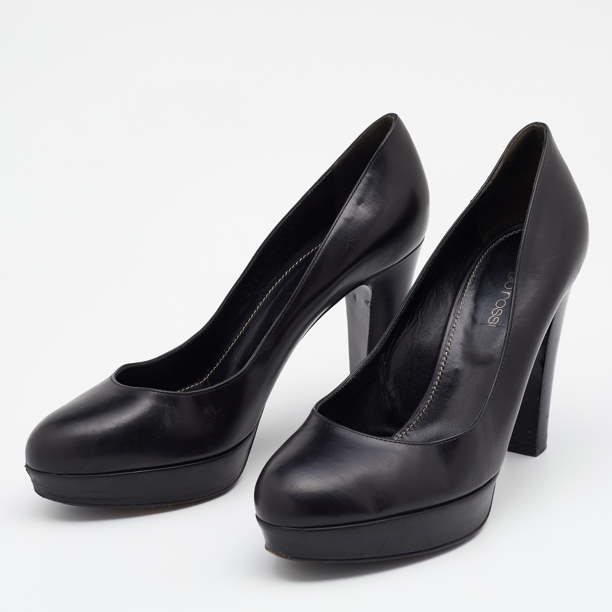 

Sergio Rossi Black Leather Round Toe Platform Pumps Size