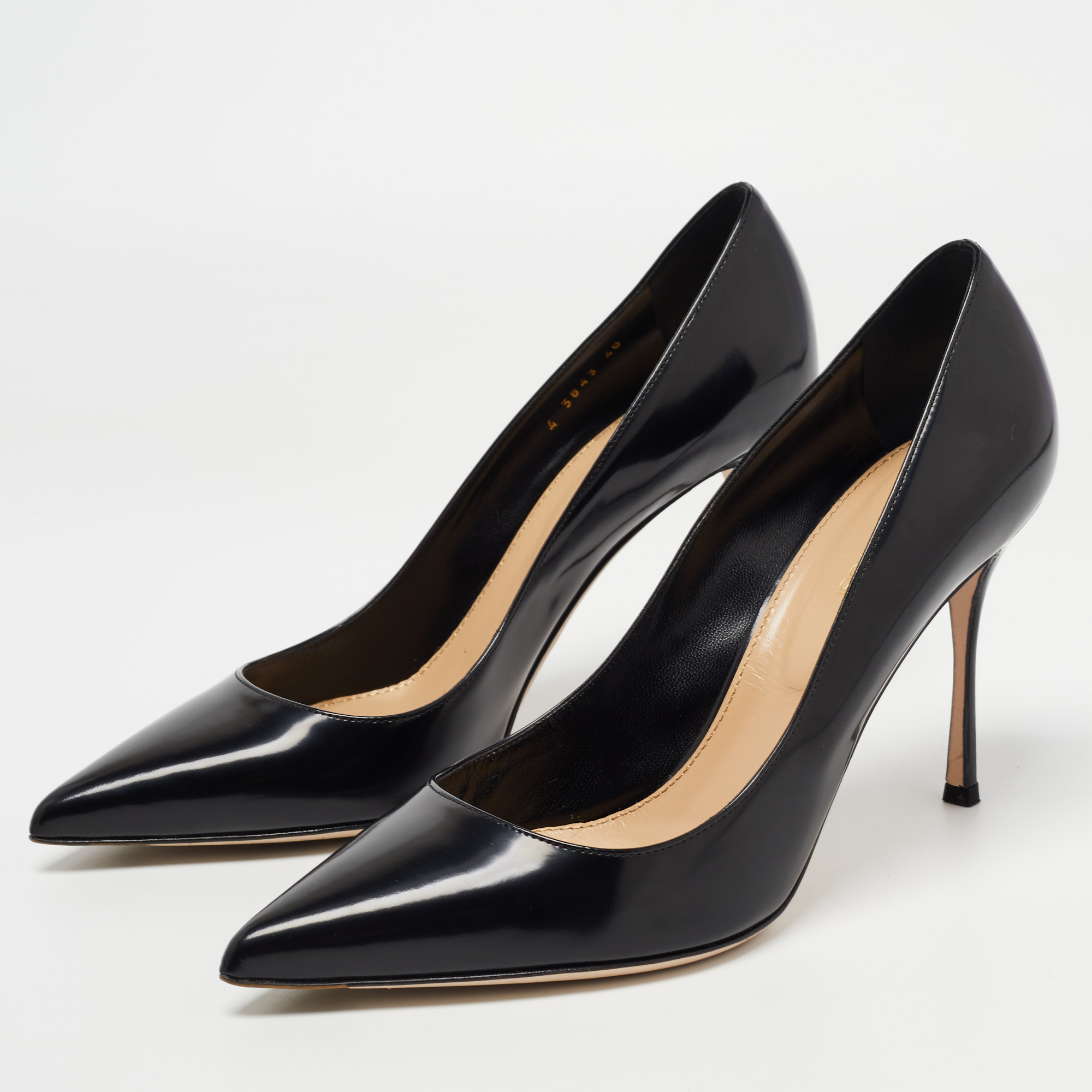 

Sergio Rossi Black Patent Leather Pointed Toe Pumps Size