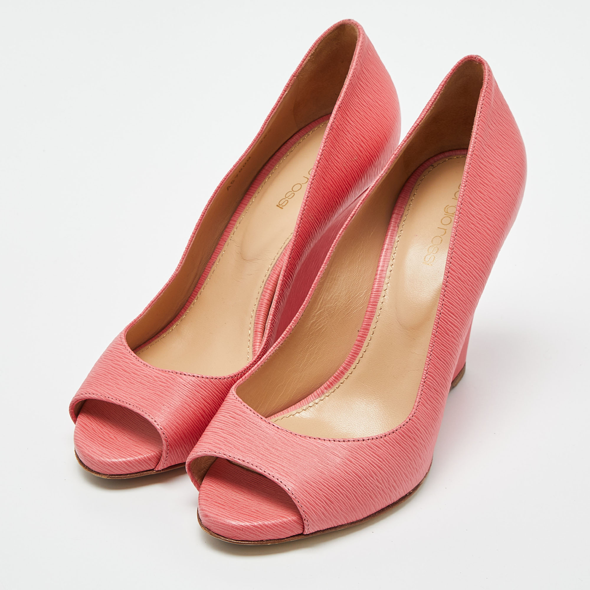 

Sergio Rossi Peach Leather Peep Toe Wedge Pumps Size, Pink