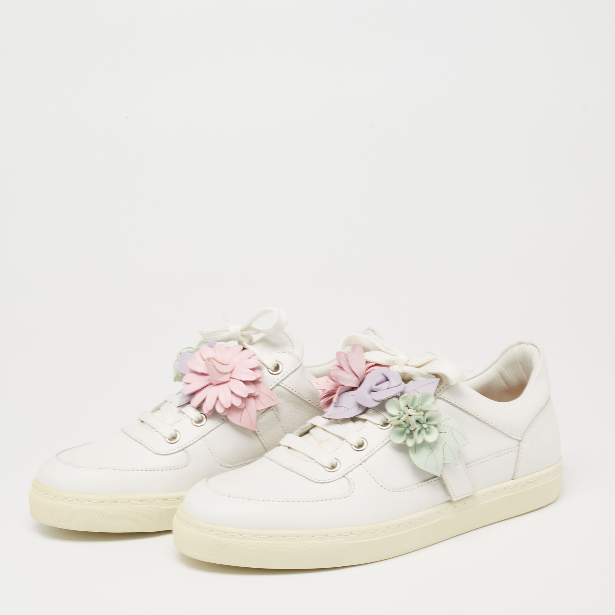 

Sophia Webster White Leather Lilico Flower Low Top Sneakers Size