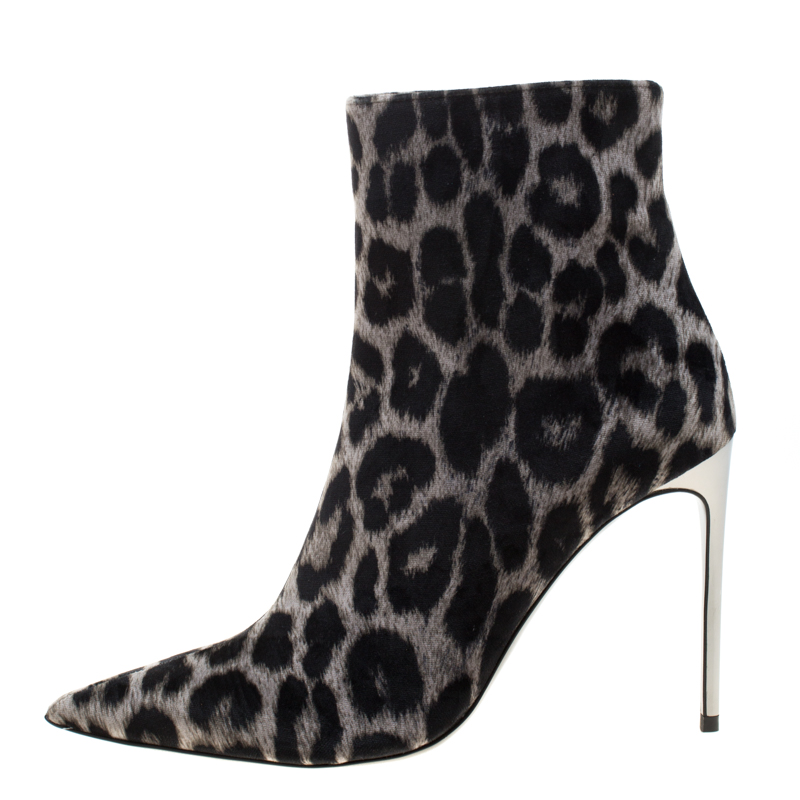 

Stella McCartney Beige/Black Leopard Print Velvet Ankle Boots Size