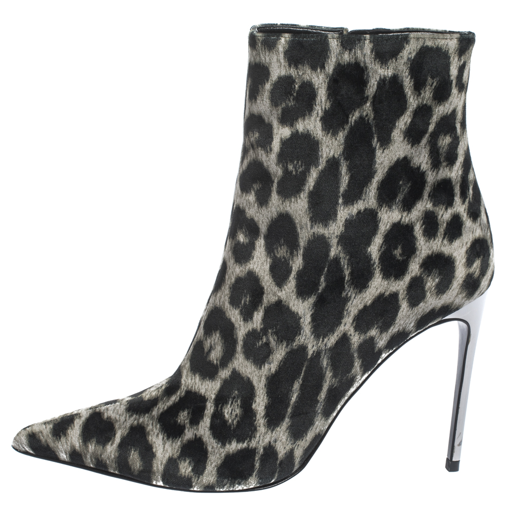 

Stella McCartney Beige/Black Leopard Print Velvet Pointed Toe Ankle Booties Size