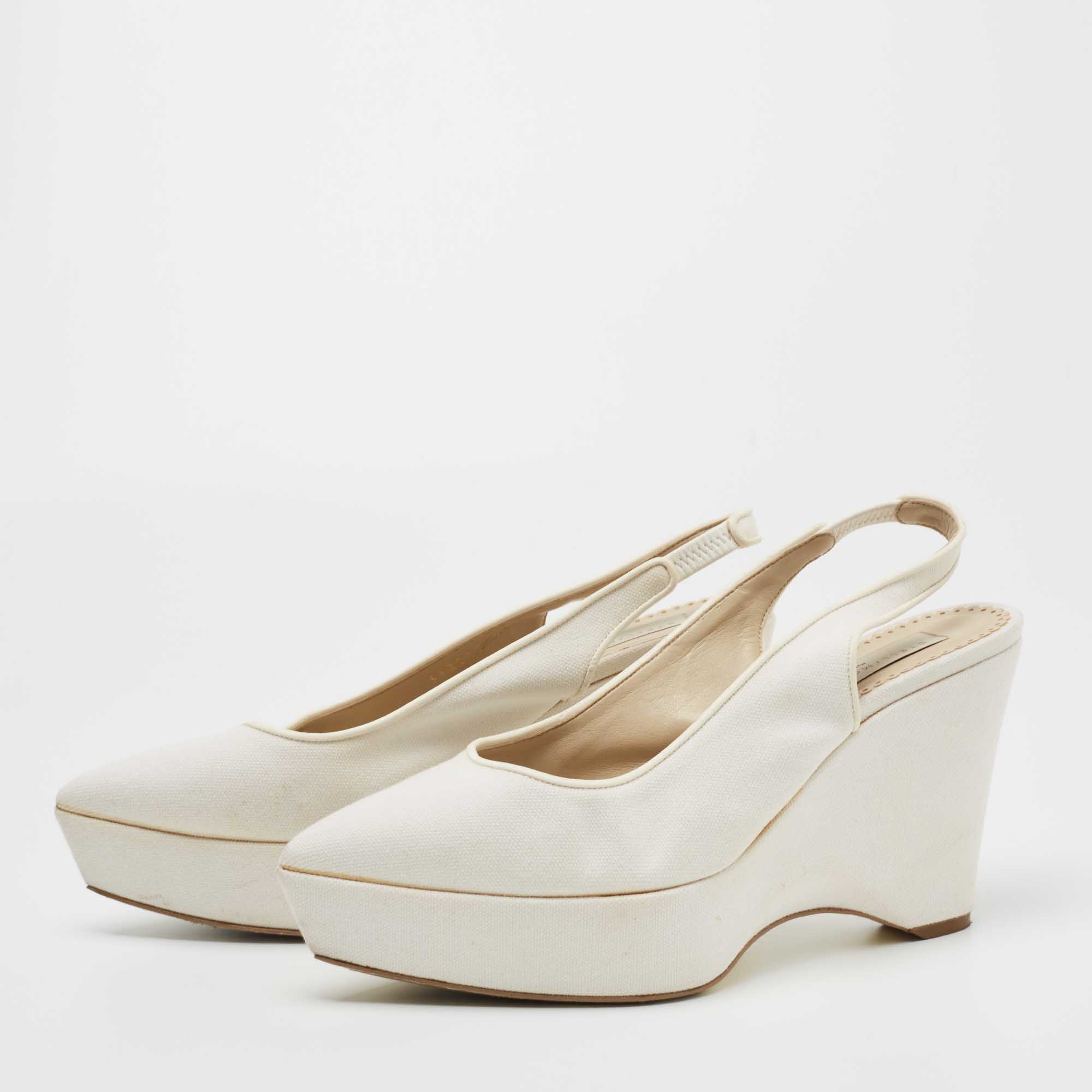 

Stella McCartney Off White Canvas Slingback Pointed Toe Pumps Size