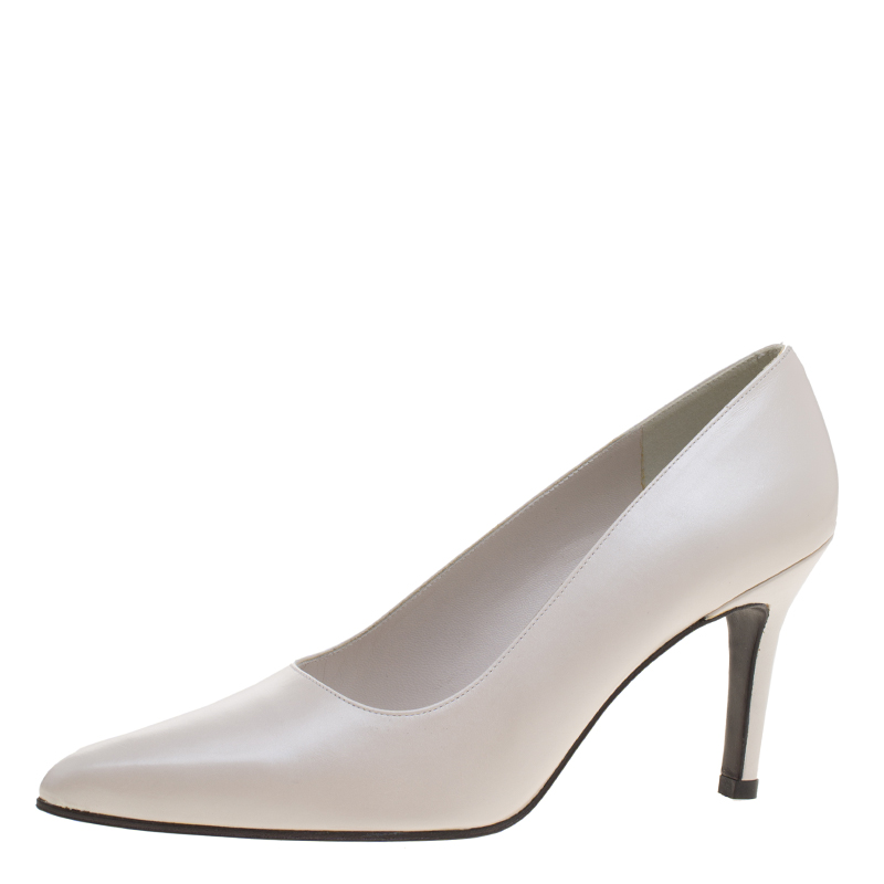 Stuart Weitzman White Pearl Finish Leather Pointed Toe Pumps Size 38.5 ...