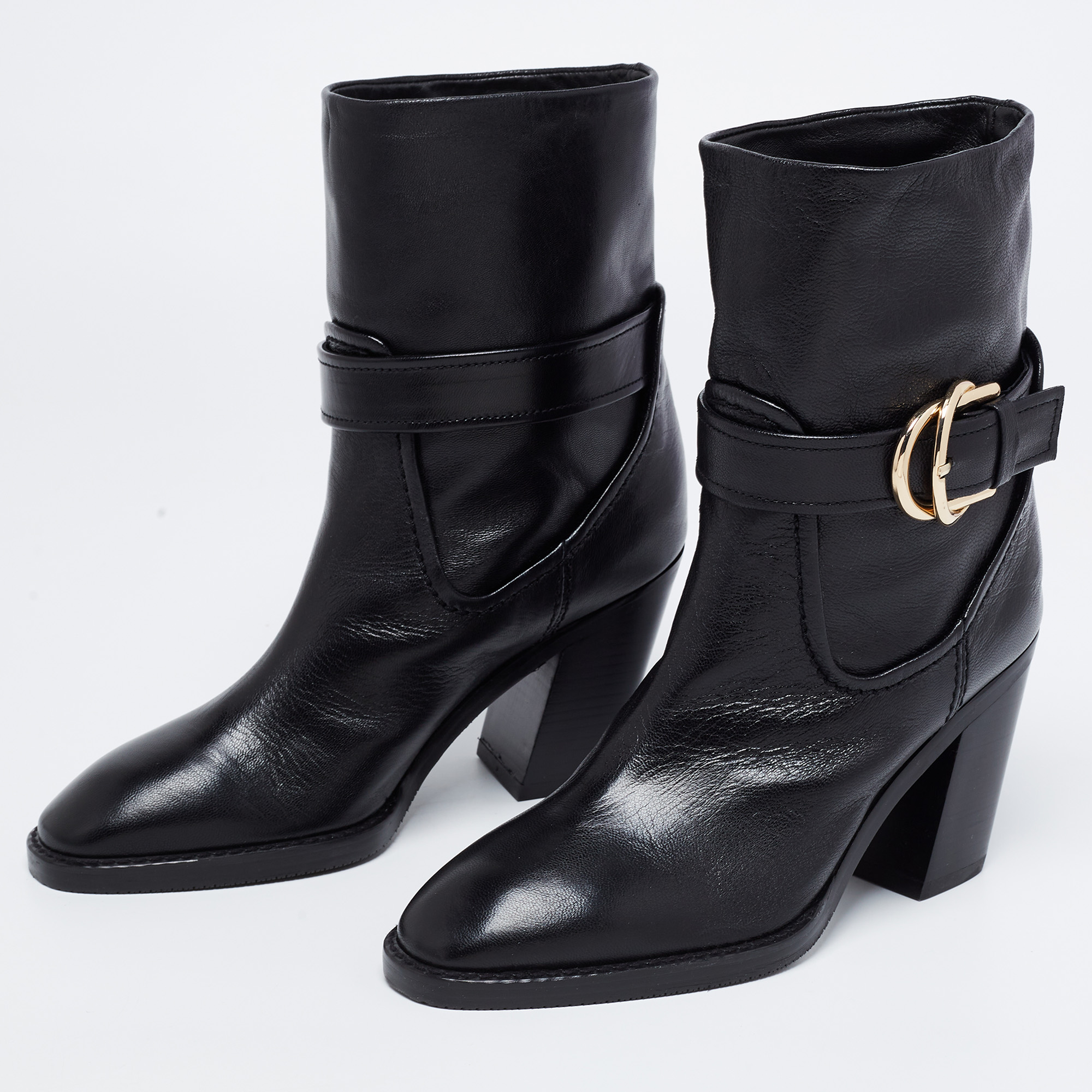 

Stuart Weitzman Black Leather Ankle Length Block Heel Boots Size