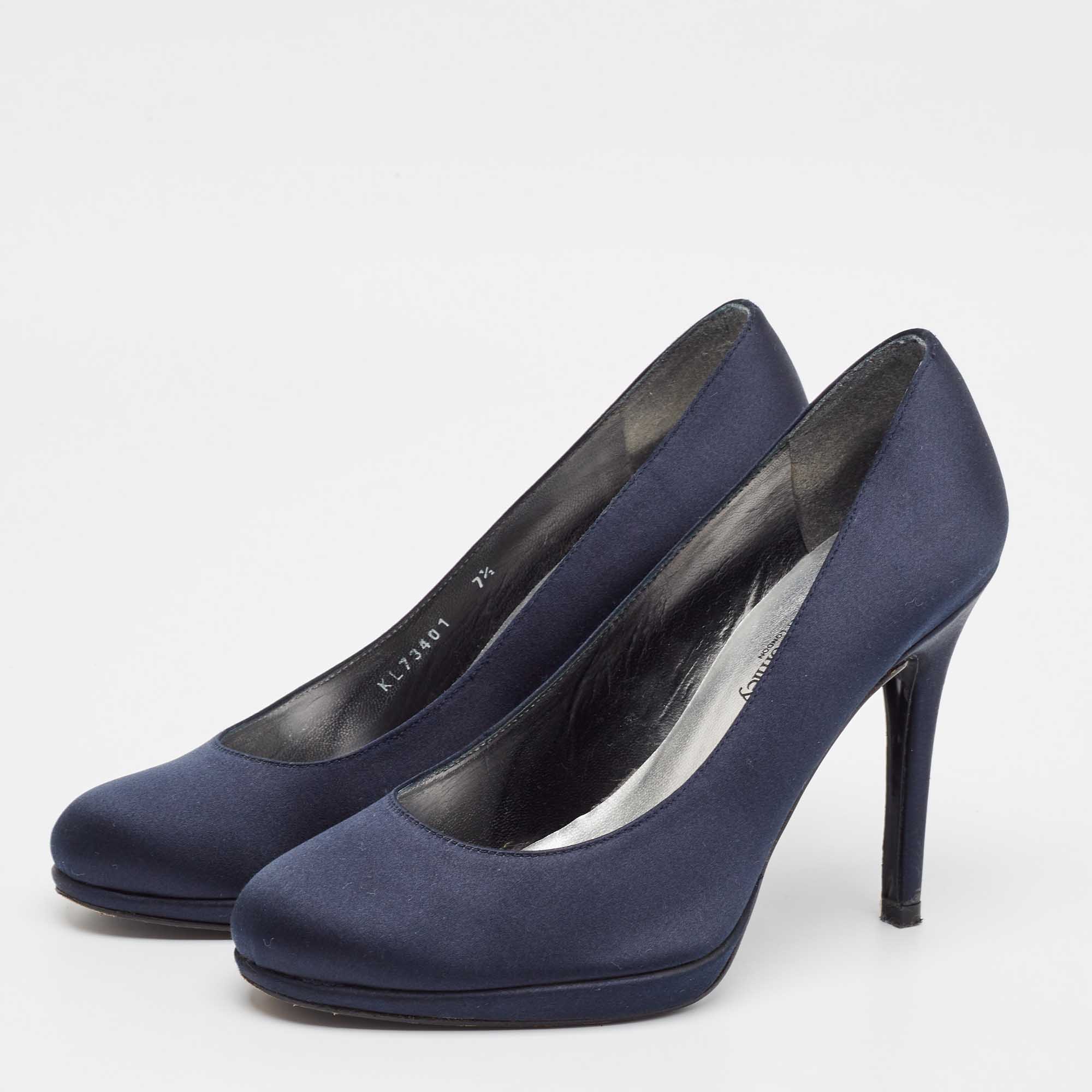Stuart Weitzman Navy Blue Satin Round Toe Platform Pumps Size 38 