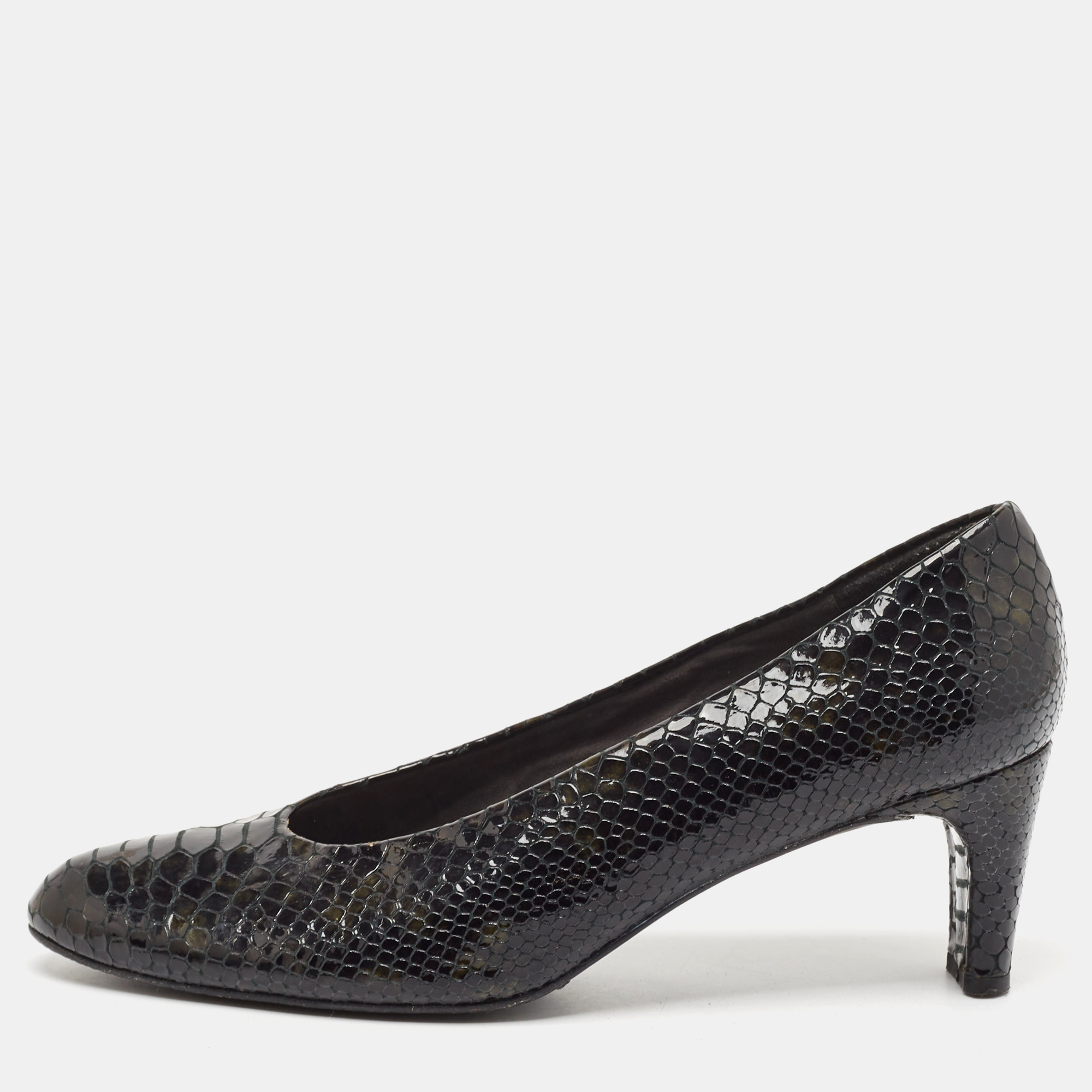 

Stuart Weitzman Black Croc Embossed Patent Leather Pumps Size