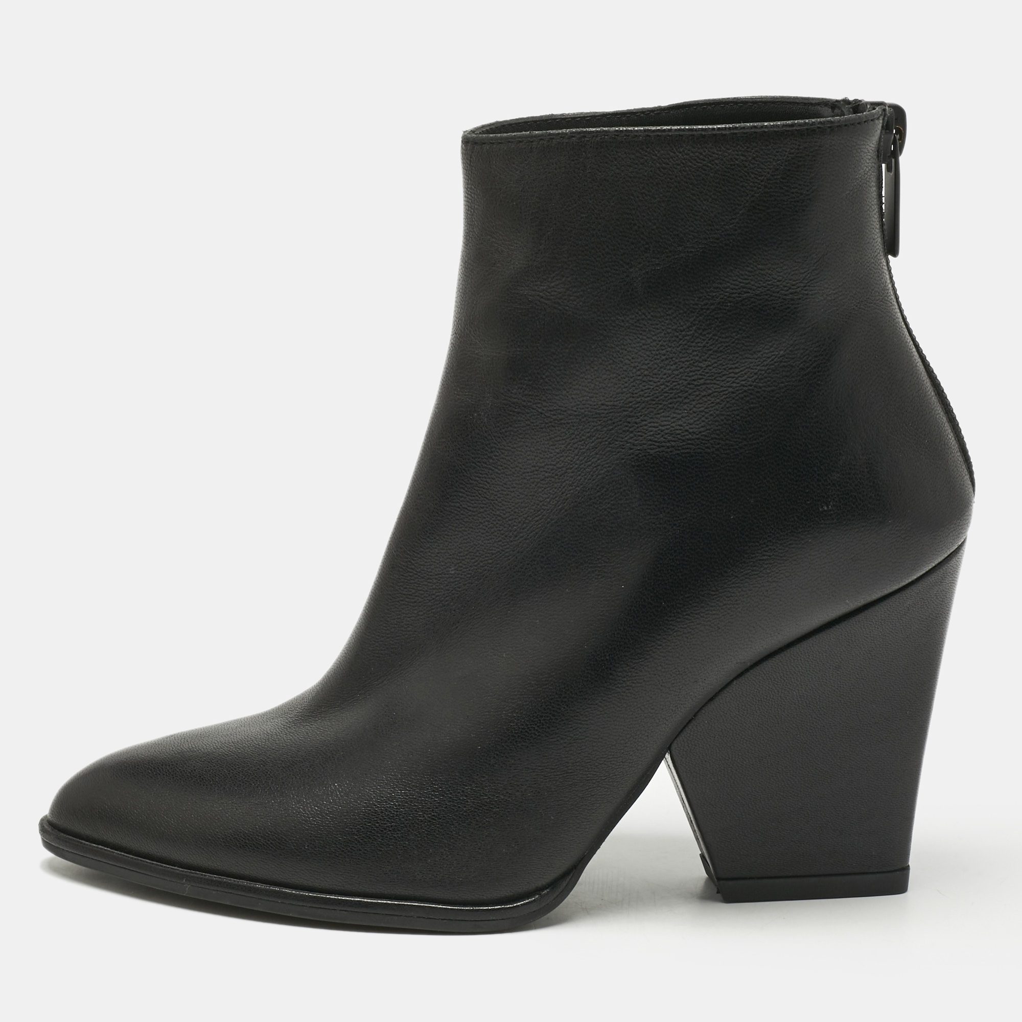 

Stuart Weitzman Black Leather Zip Ankle Length Boots Size 34