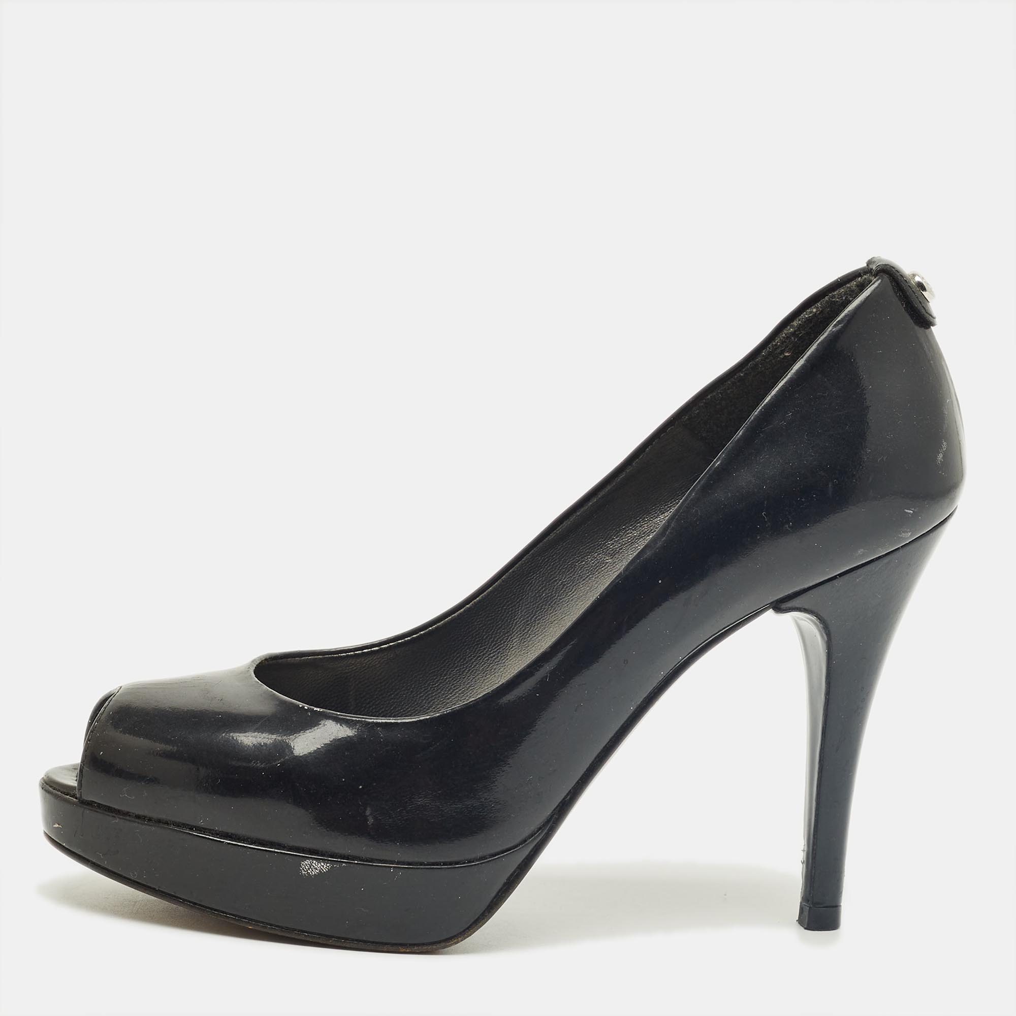 Pre-owned Stuart Weitzman Black Patent Leather Peep Toe Pumps Size 38