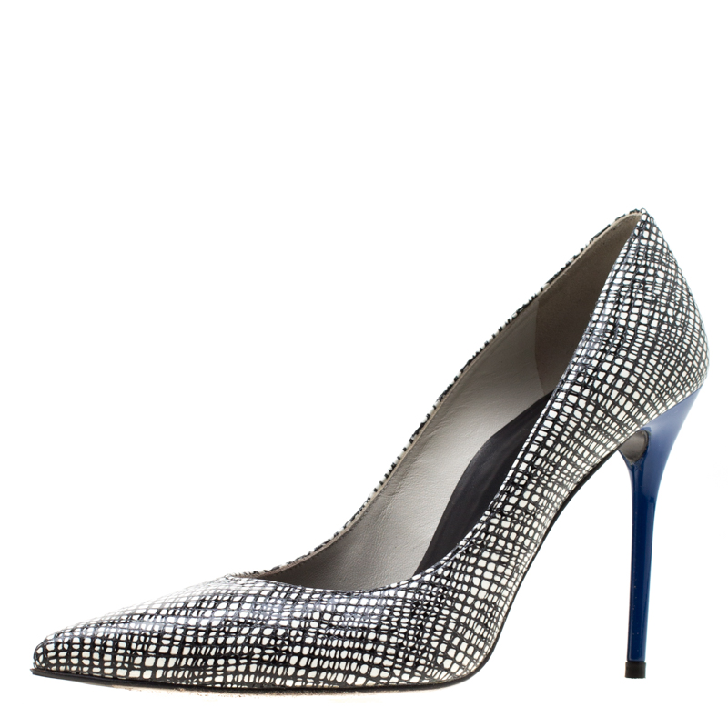 Stuart Weitzman Monochrome Abstract Print Leather Pointed Toe Pumps Size 40