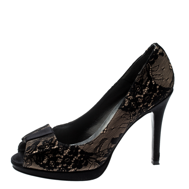 

Stuart Weitzman Black/Beige Lace Bow Detail Peep Toe Platform Pumps Size