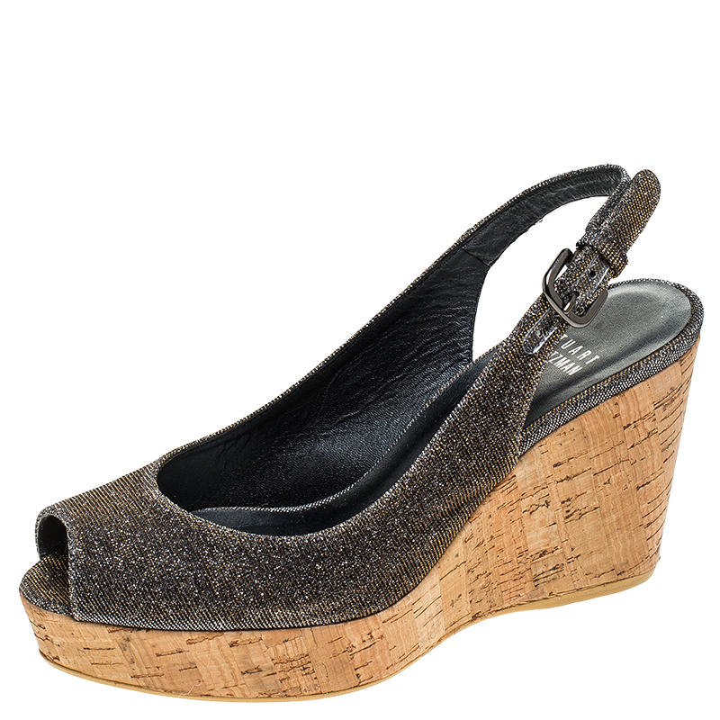 مملوكة مسبقًا Stuart Weitzman Grey/Gold Shimmer Fabric Jean Peep Toe Cork Wedge Slingback Sandals Size 36