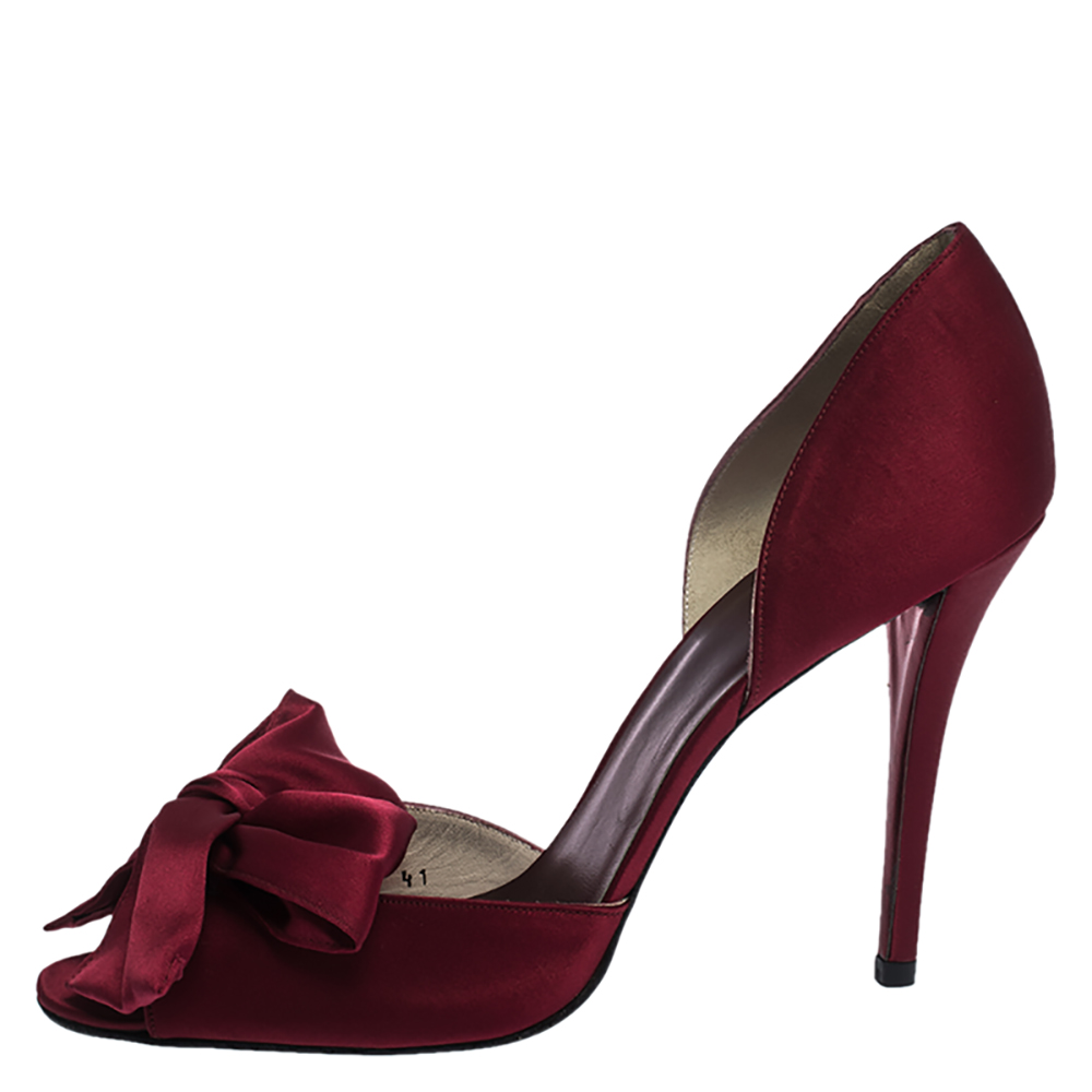 

Stuart Weitzman Red Satin Bow Peep Toe Pumps Size
