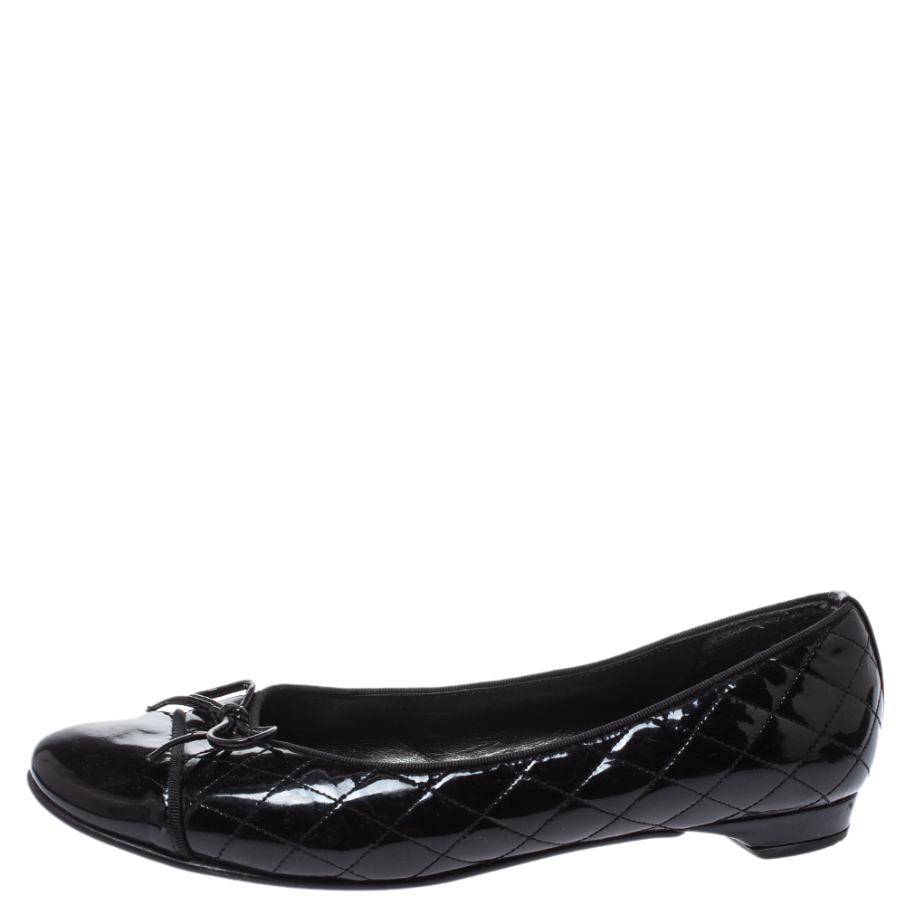 

Stuart Weitzman Black Quilted Patent Leather Bow Ballet Flats Size