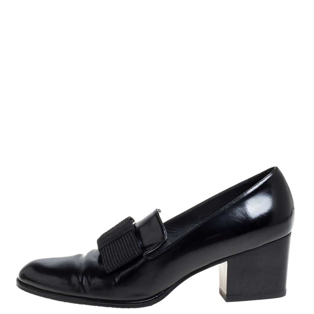 

Stuart Weitzman Black Leather Bow Stitch Detail Pumps Size