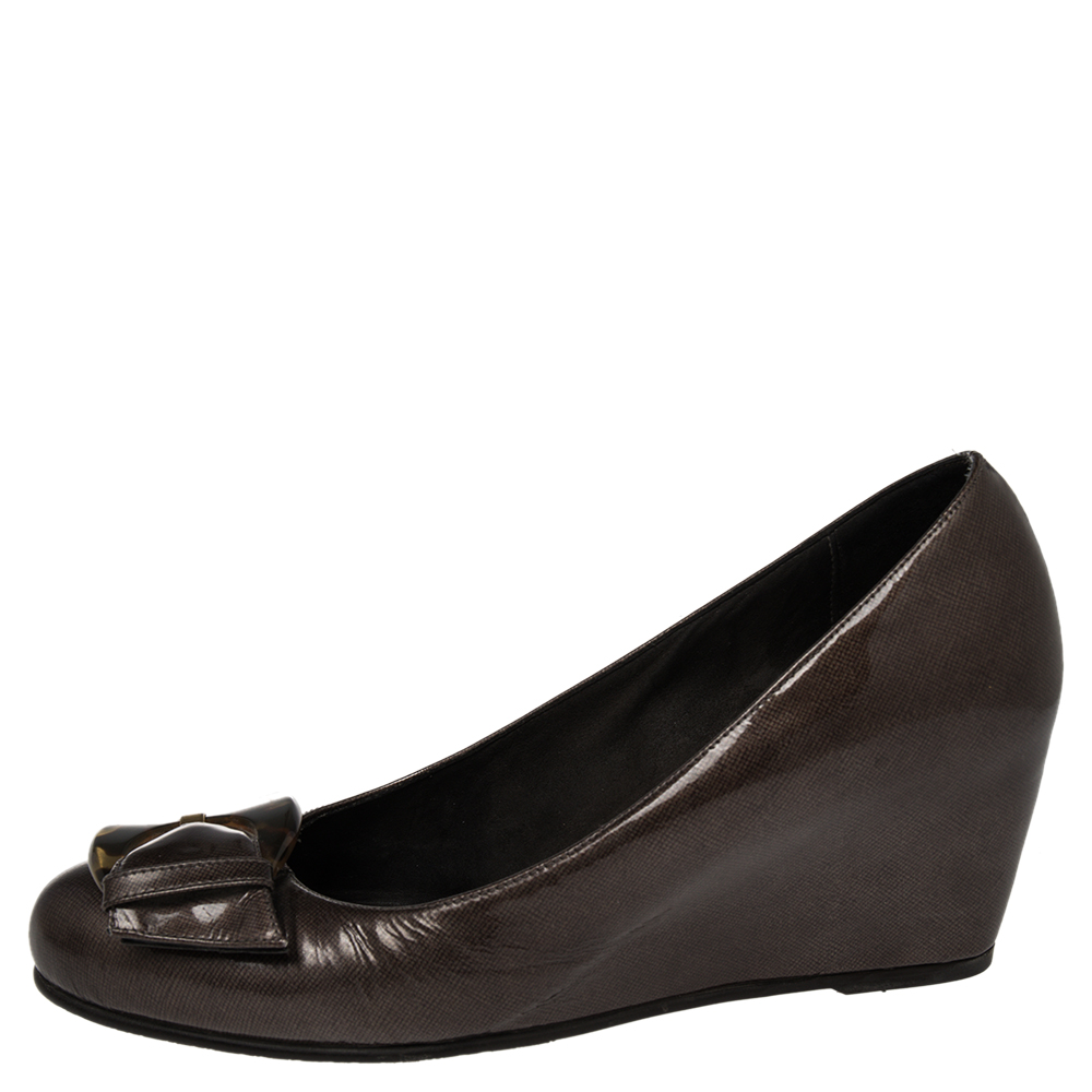 

Stuart Weitzman Brown Patent Leather Buckle Detail Round Toe Wedge Pumps Size