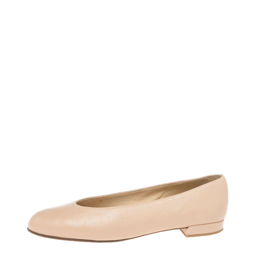 

Stuart Weitzman Beige Leather Ballet Flats Size