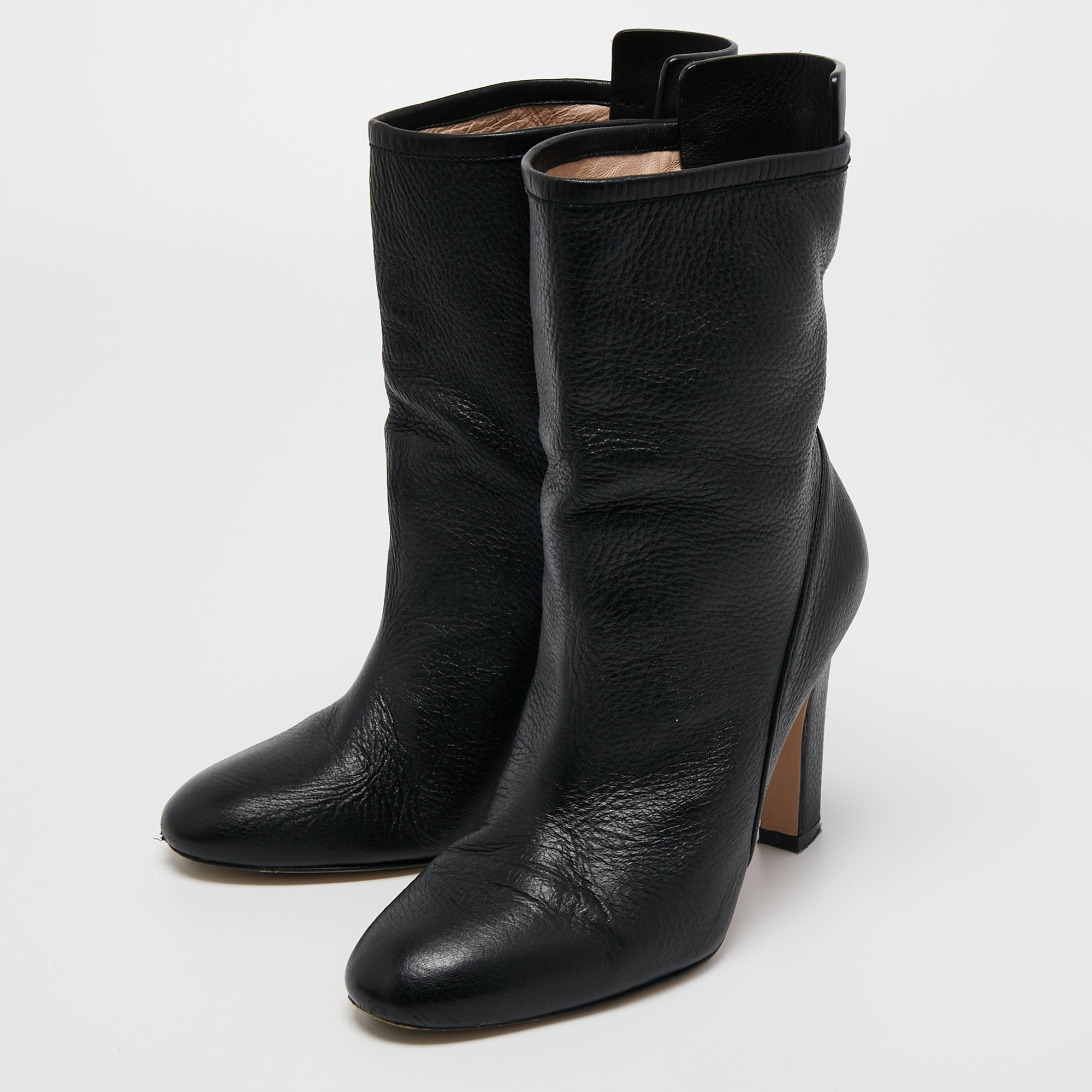 

Stuart Weitzman Black Leather Ankle Length Boots Size