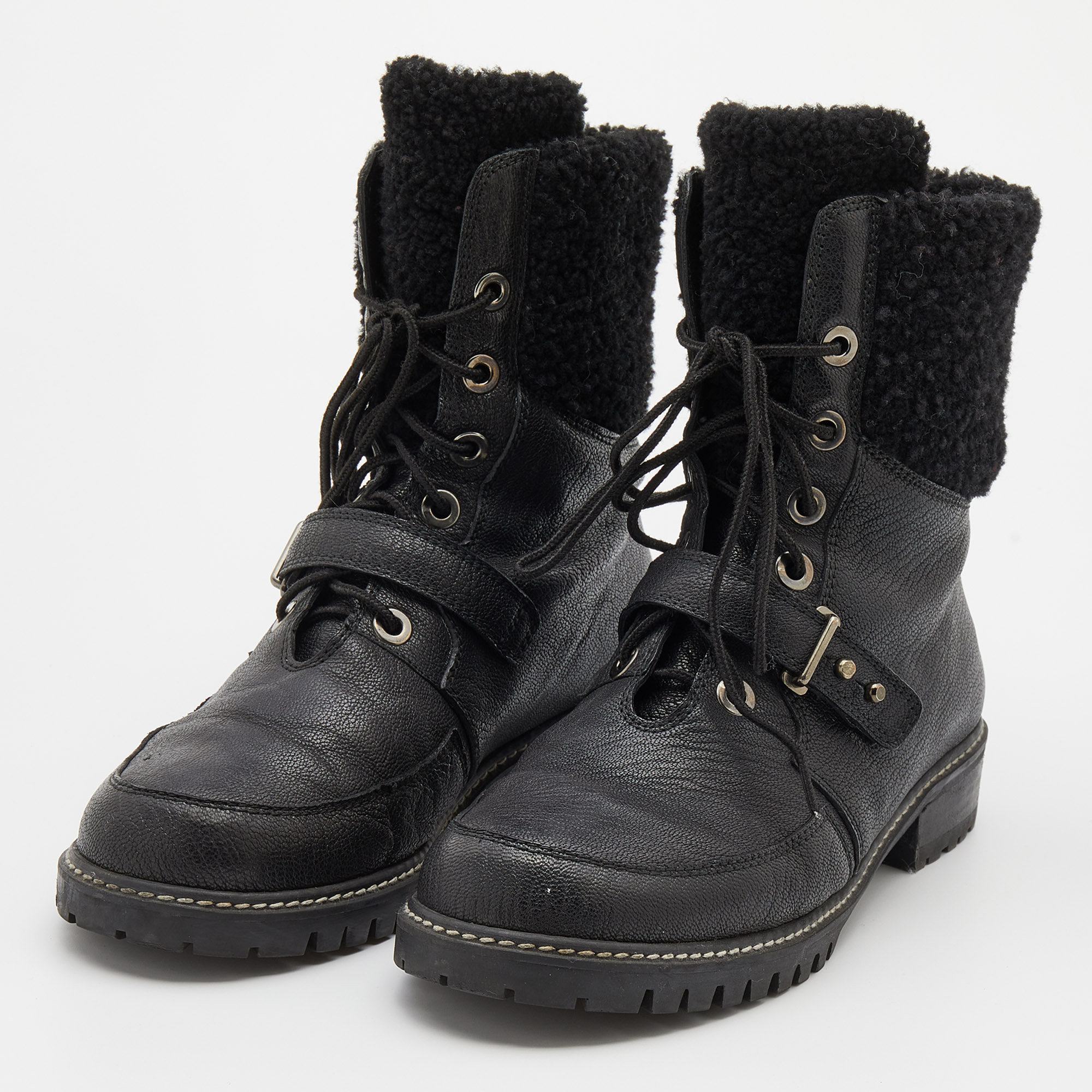 

Stuart Weitzman Black Leather and Fur Ankle Length Boots Size