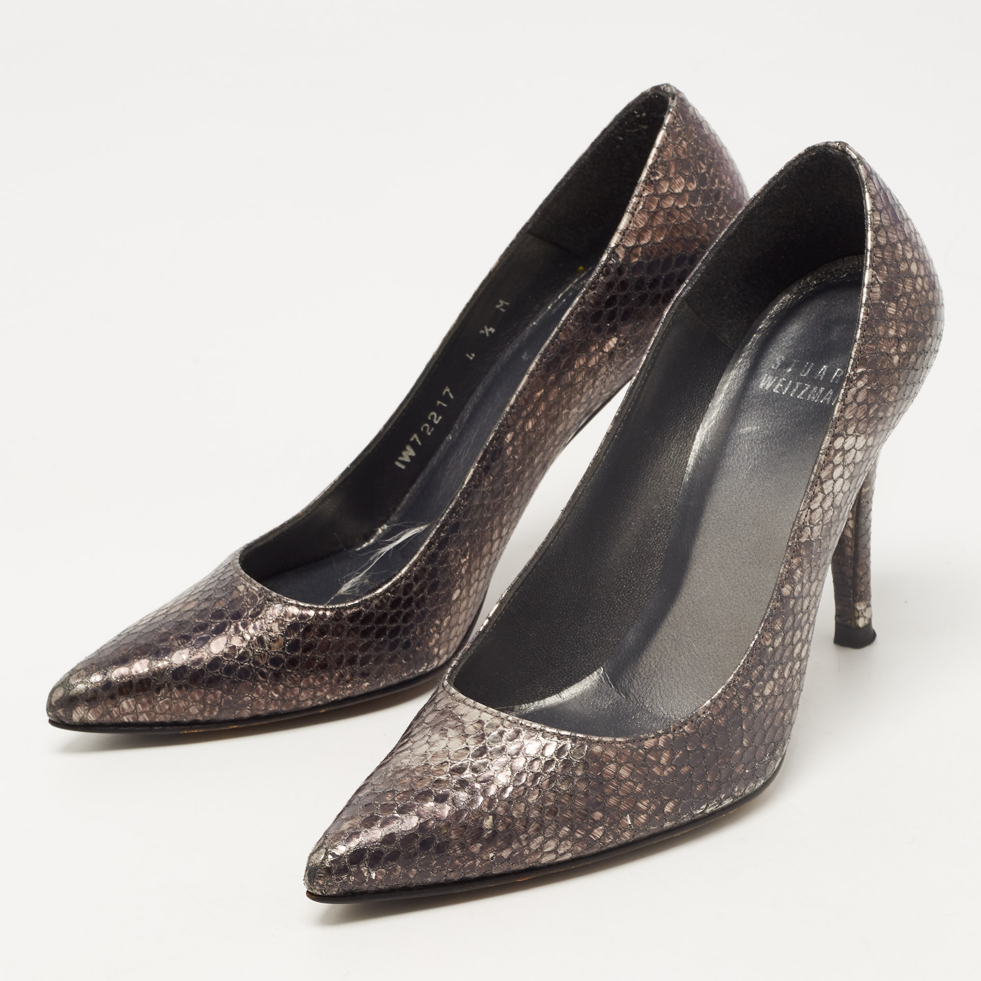 

Stuart Weitzman Metallic Two Tone Embossed Snakeskin Pumps Size