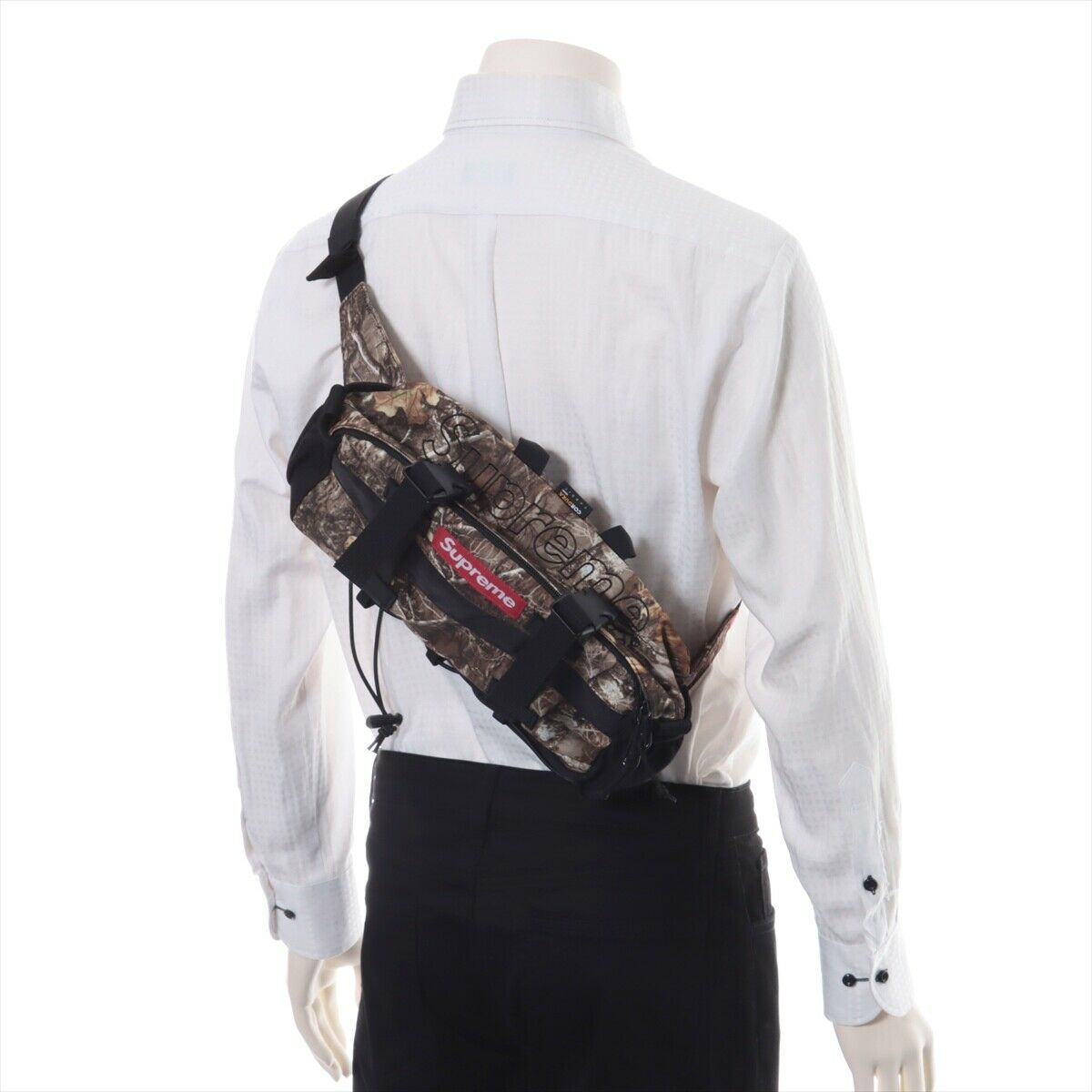 

Supreme Real Tree Nylon Camouflage Belt Bag, Multicolor