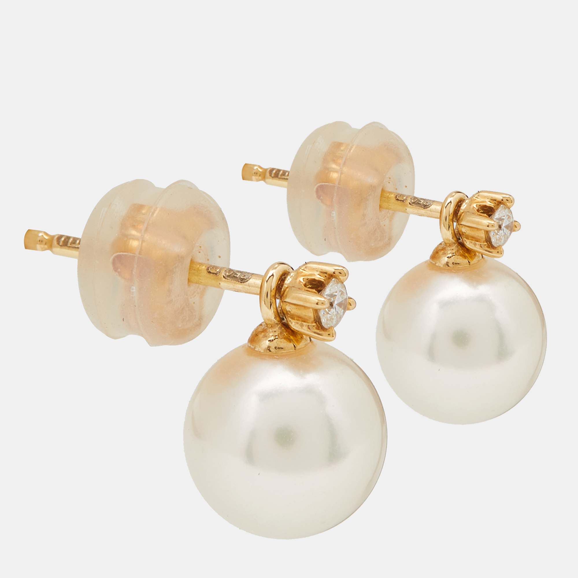 

Tasaki Diamonds Cultured Pearl 18k Yellow Gold Earrings