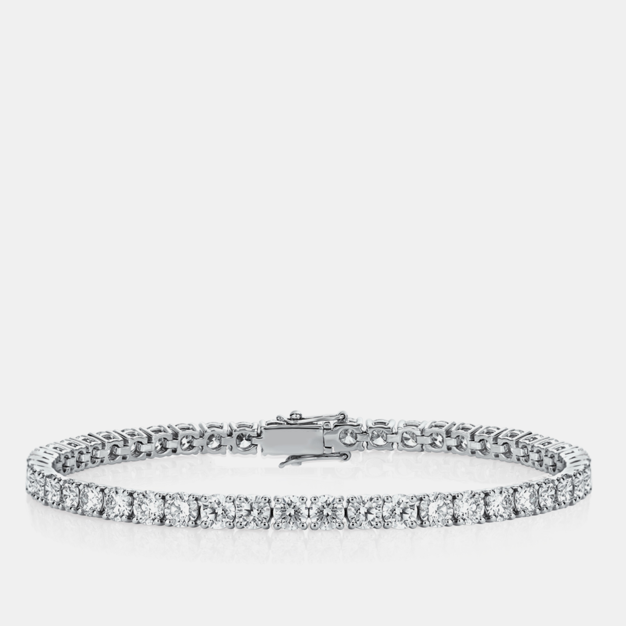 

18k White Gold Stunning 7.50 cts Lab Grown Diamond Tennis Bracelet