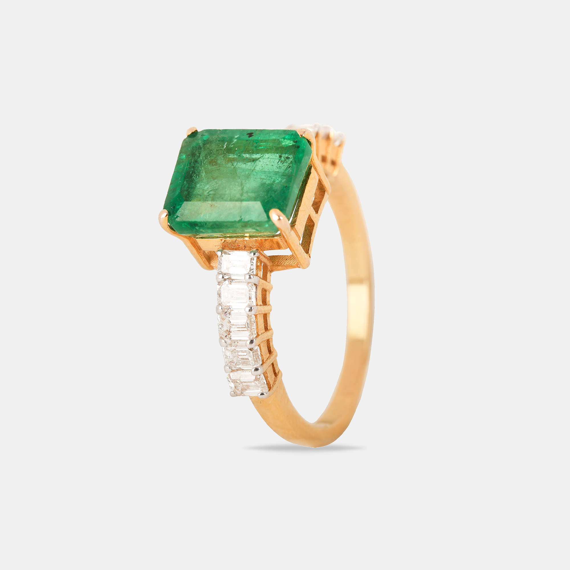 

18K Gold Natural Emerald And Diamond Ring EU 53