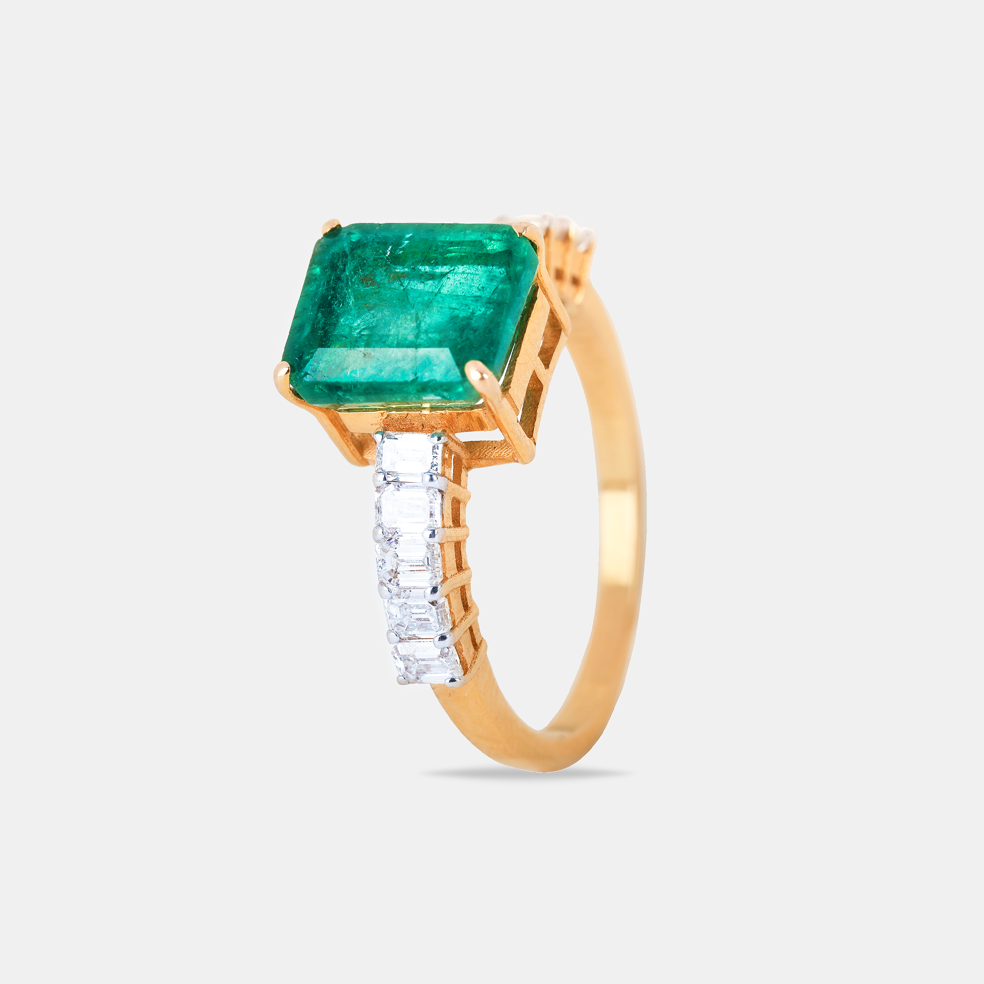 

18K Gold Natural Emerald And Diamond Ring