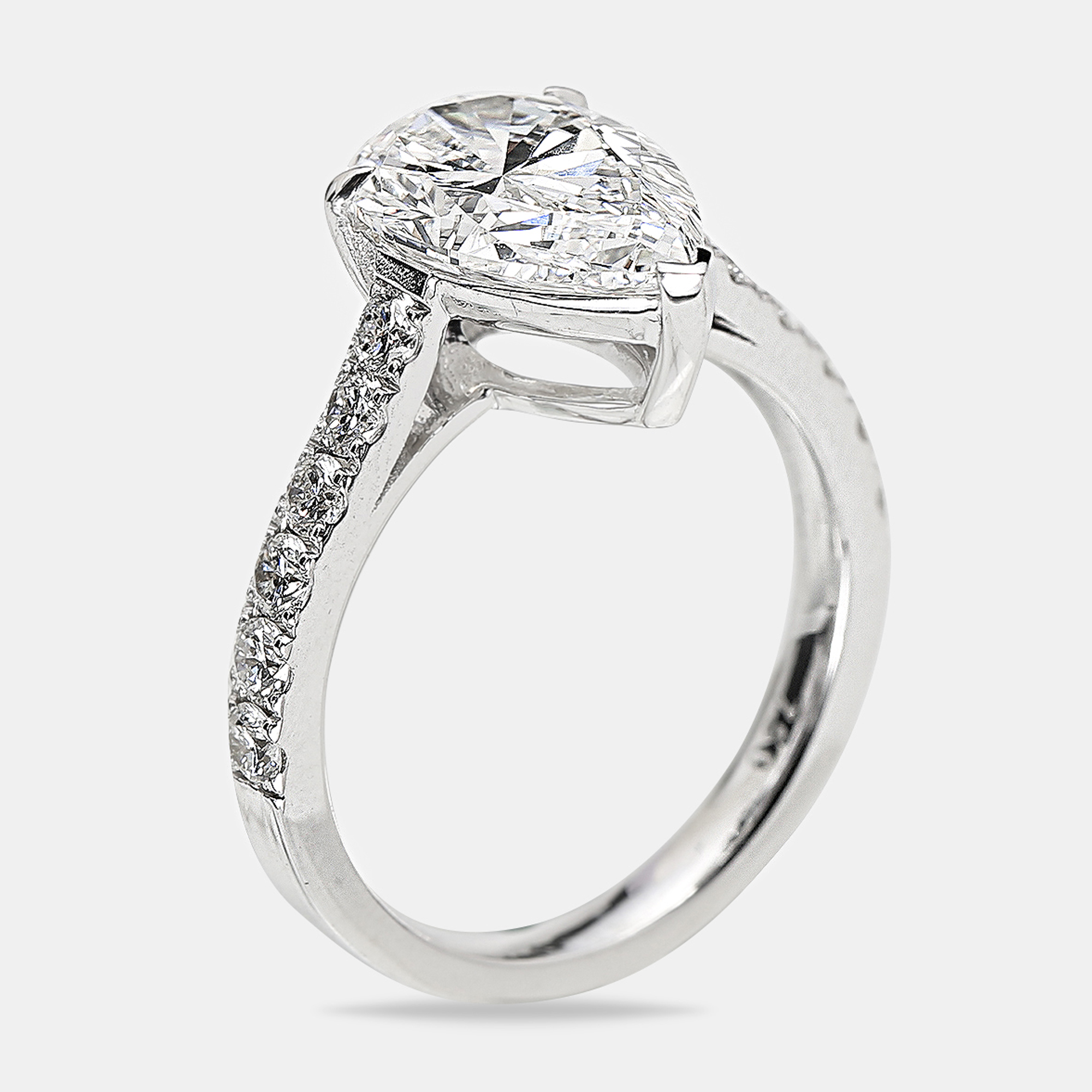 Pre Owned 18k White Gold Pear Brilliant; Round Brilliant Lab Grown Diamonds Ring (Approx 3.50 cts)