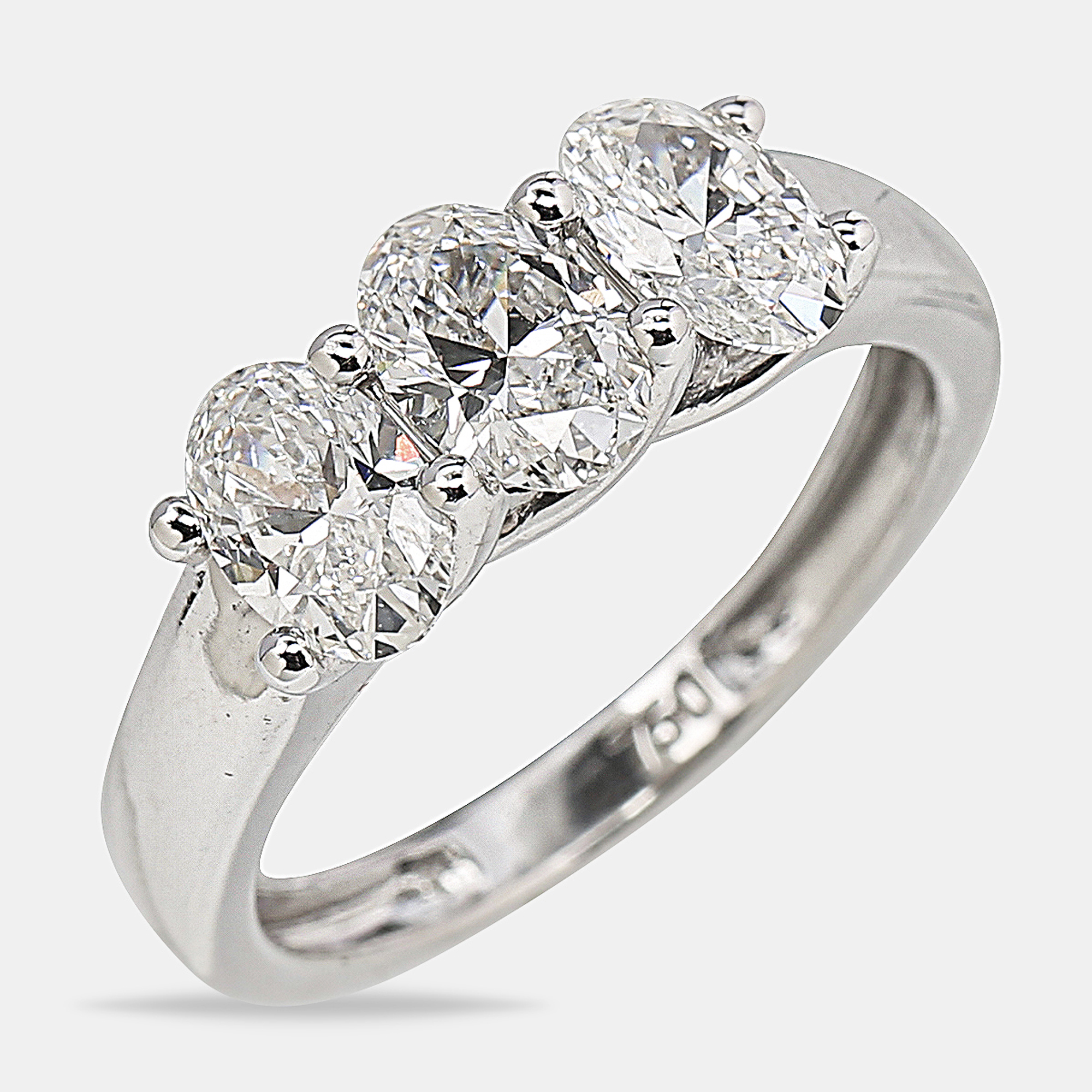 18k White Gold Oval Brilliant Lab Grown Diamonds Ring (Approx 1.75 cts) 
