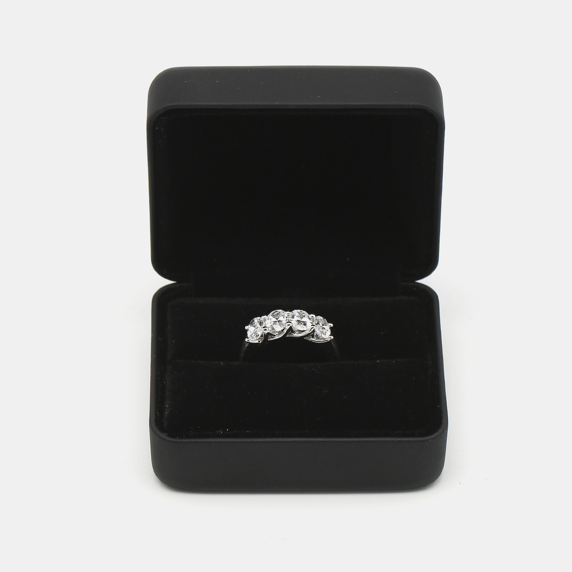 18k White Gold Oval Brilliant Lab Grown Diamonds Ring (Approx 2.23 cts) 