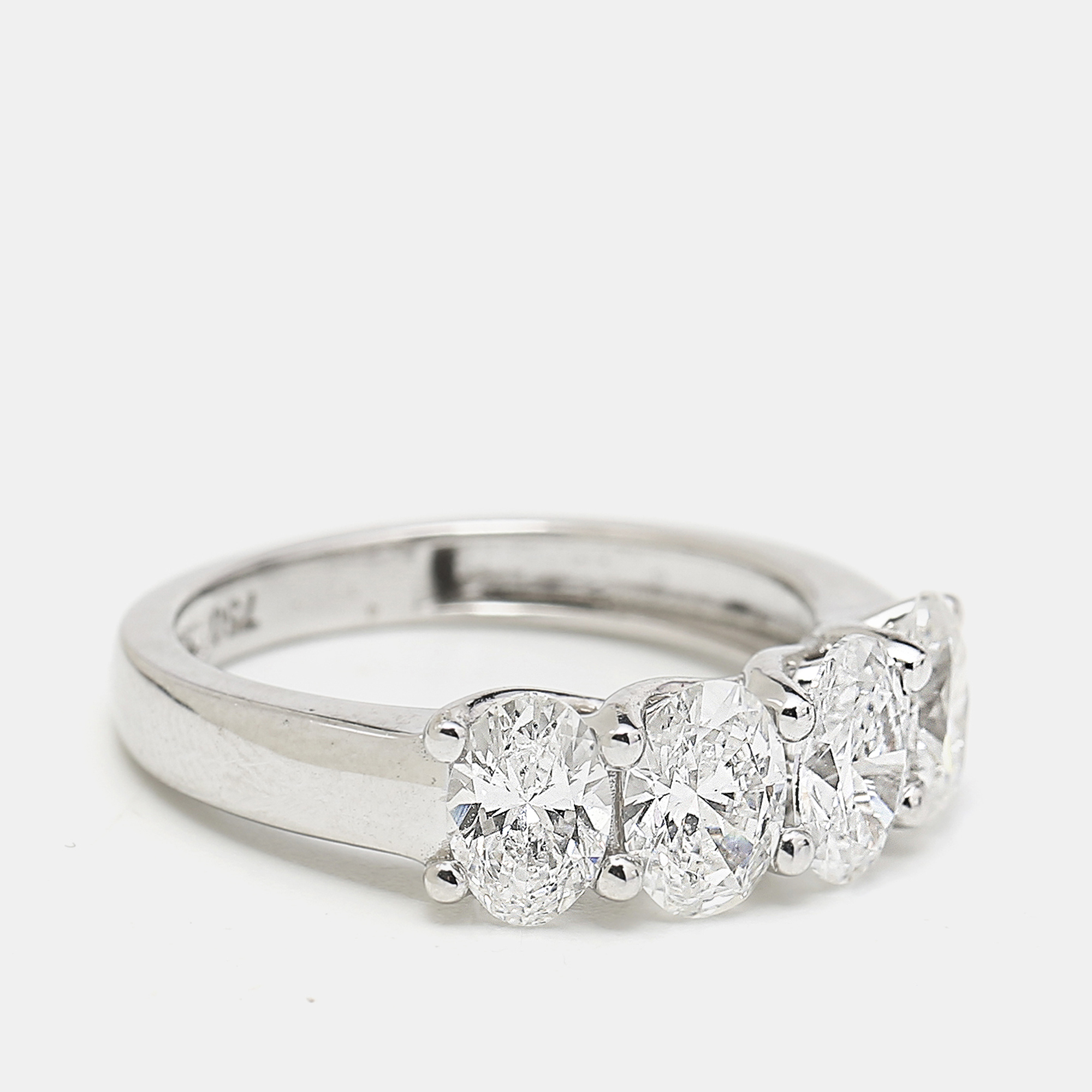 18k White Gold Oval Brilliant Lab Grown Diamonds Ring (Approx 2.23 cts) 