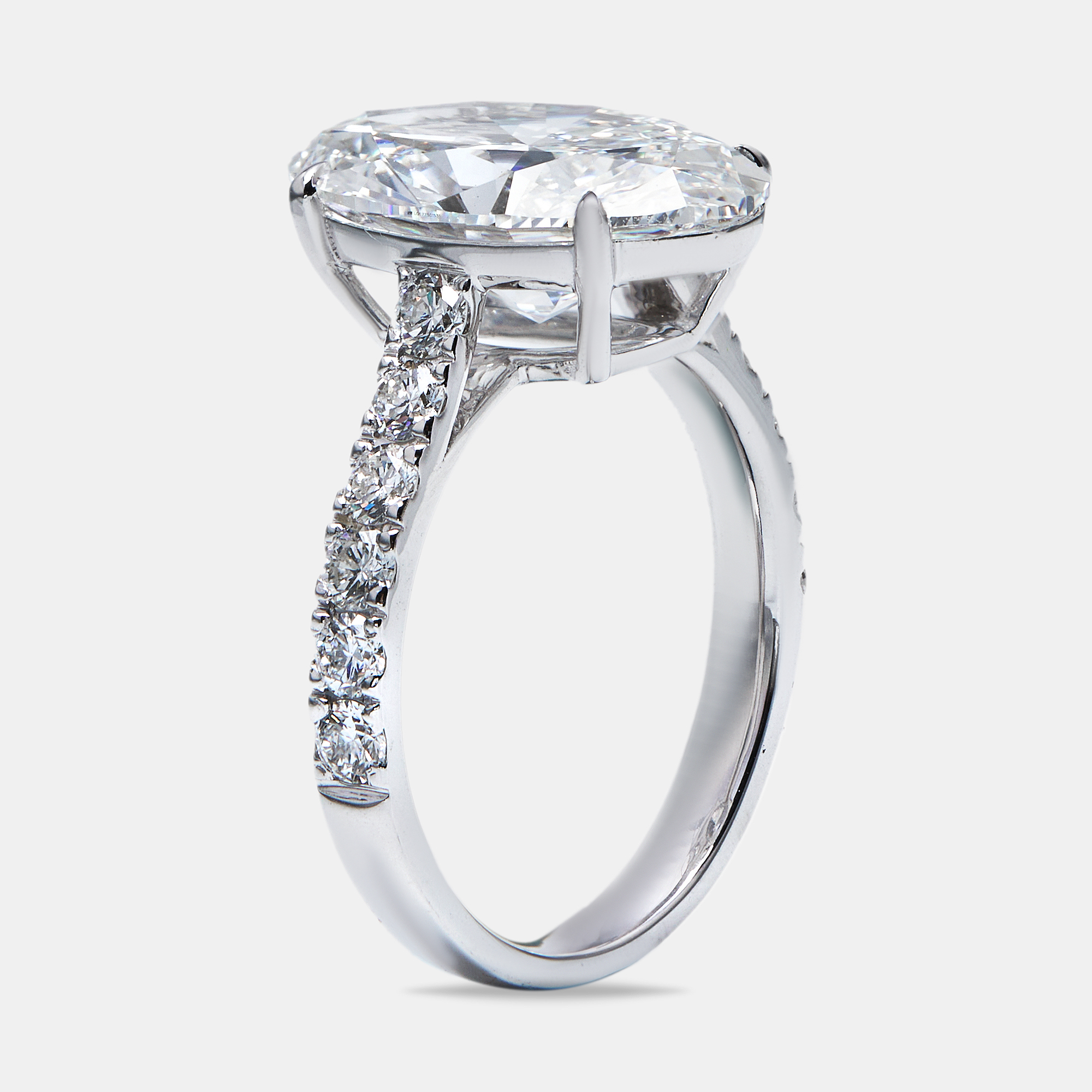 

5.65 cts Oval Round 18k White Gold Lab Grown Diamond Ring Size