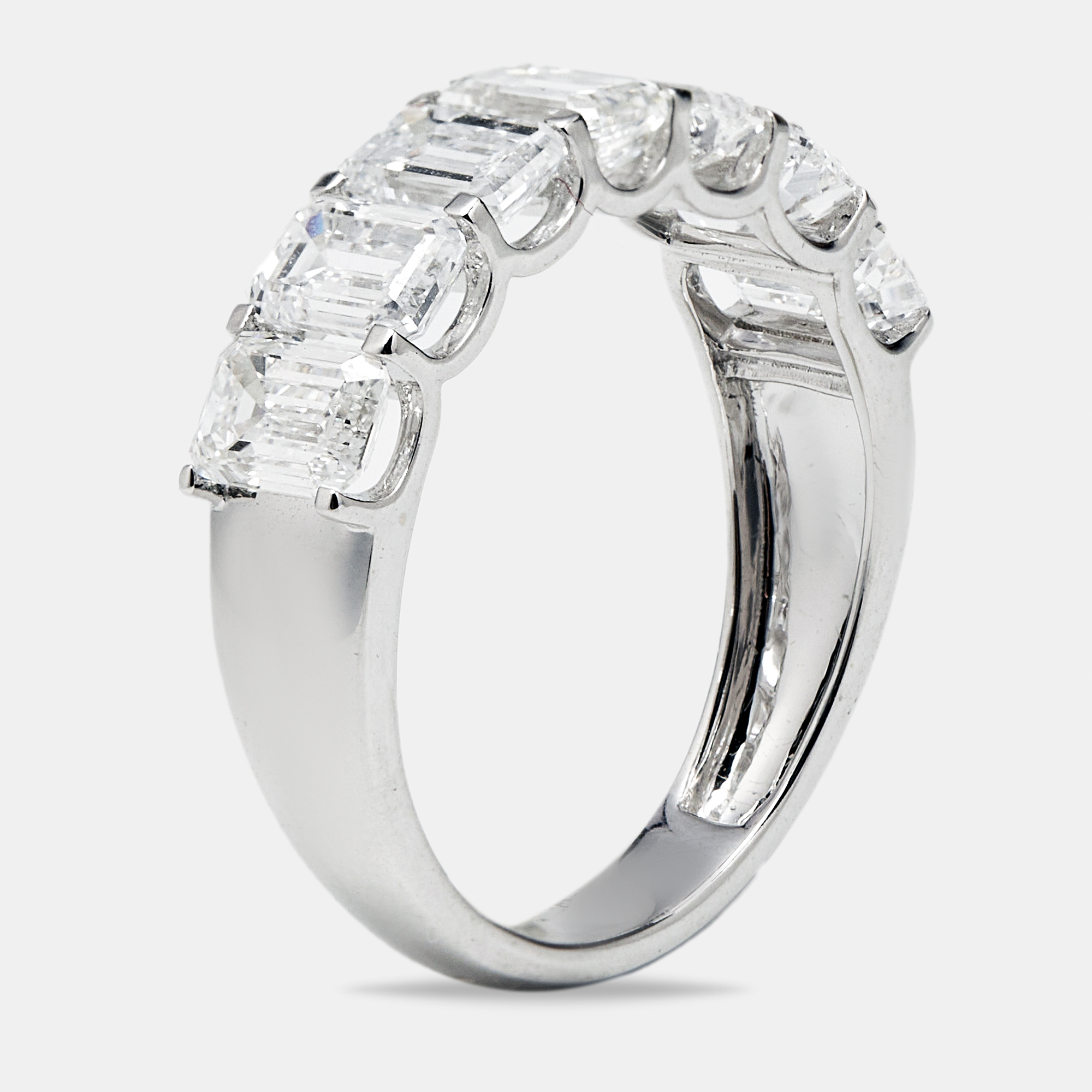 

2.95 cts Emerald Cut Lab Grown Diamond 18k White Gold Ring Size