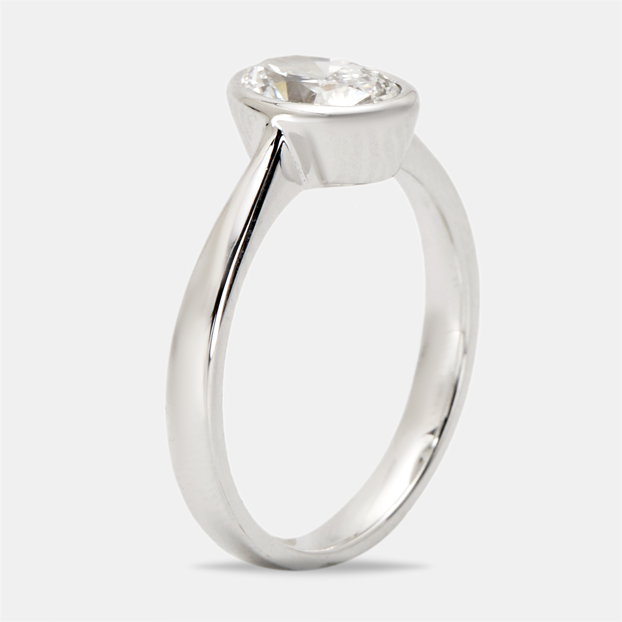 

1.00 cts Oval Cut Lab Grown Diamond 18k White Gold Ring Size